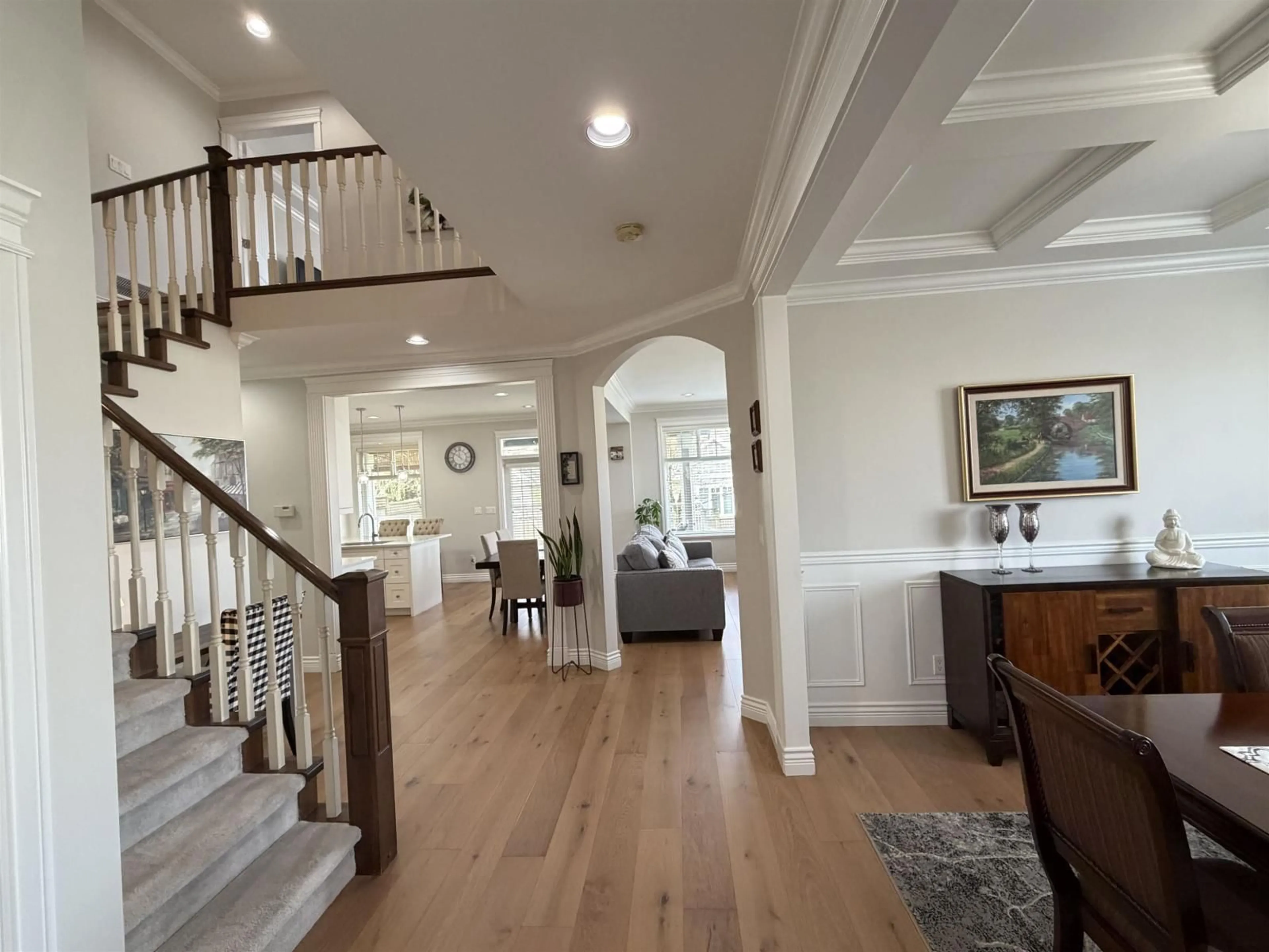 Indoor foyer for 6093 164A STREET, Surrey British Columbia V3S3V8