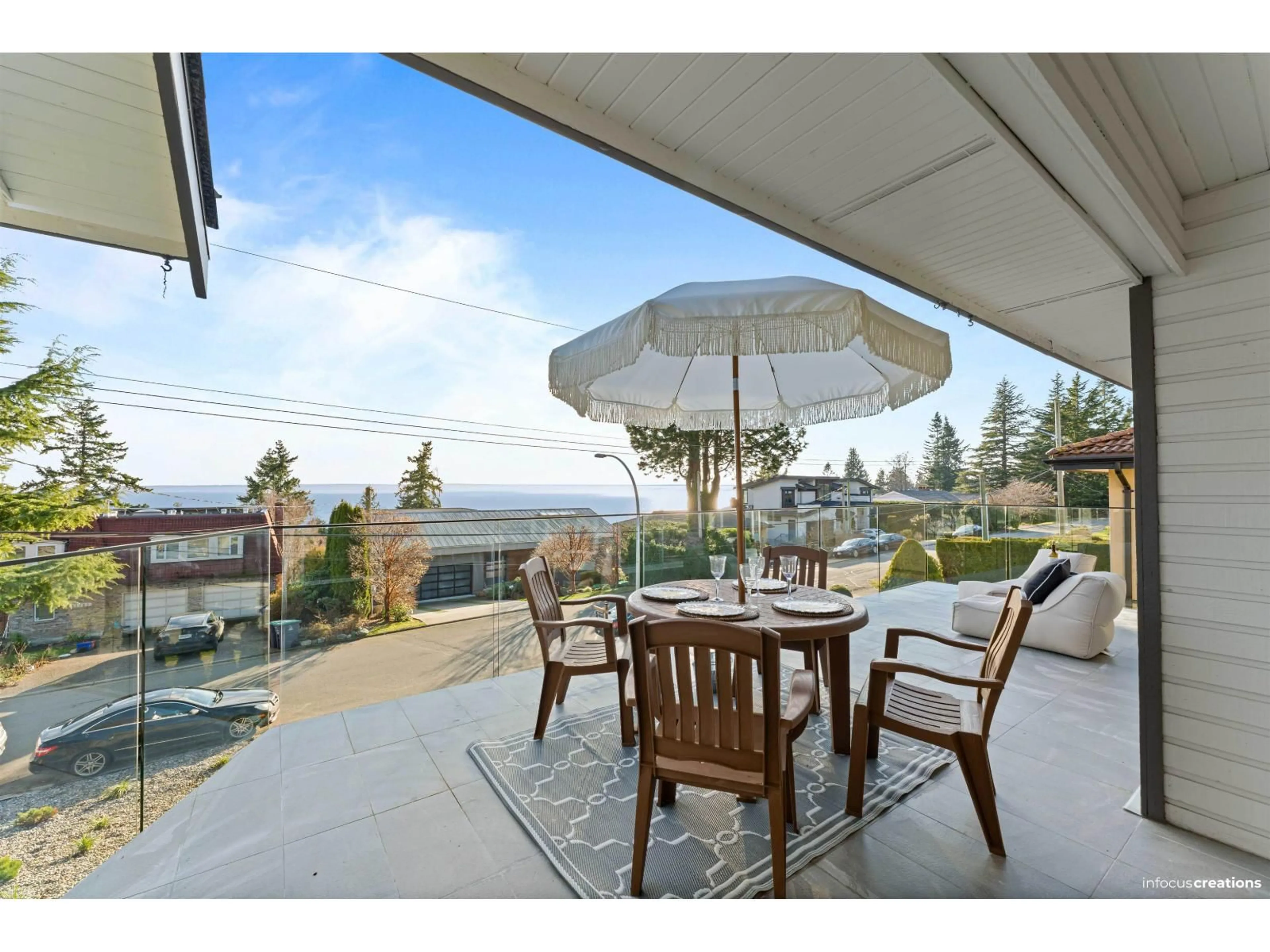 Patio, mountain view for 13259 14 AVENUE, Surrey British Columbia V4A1G7