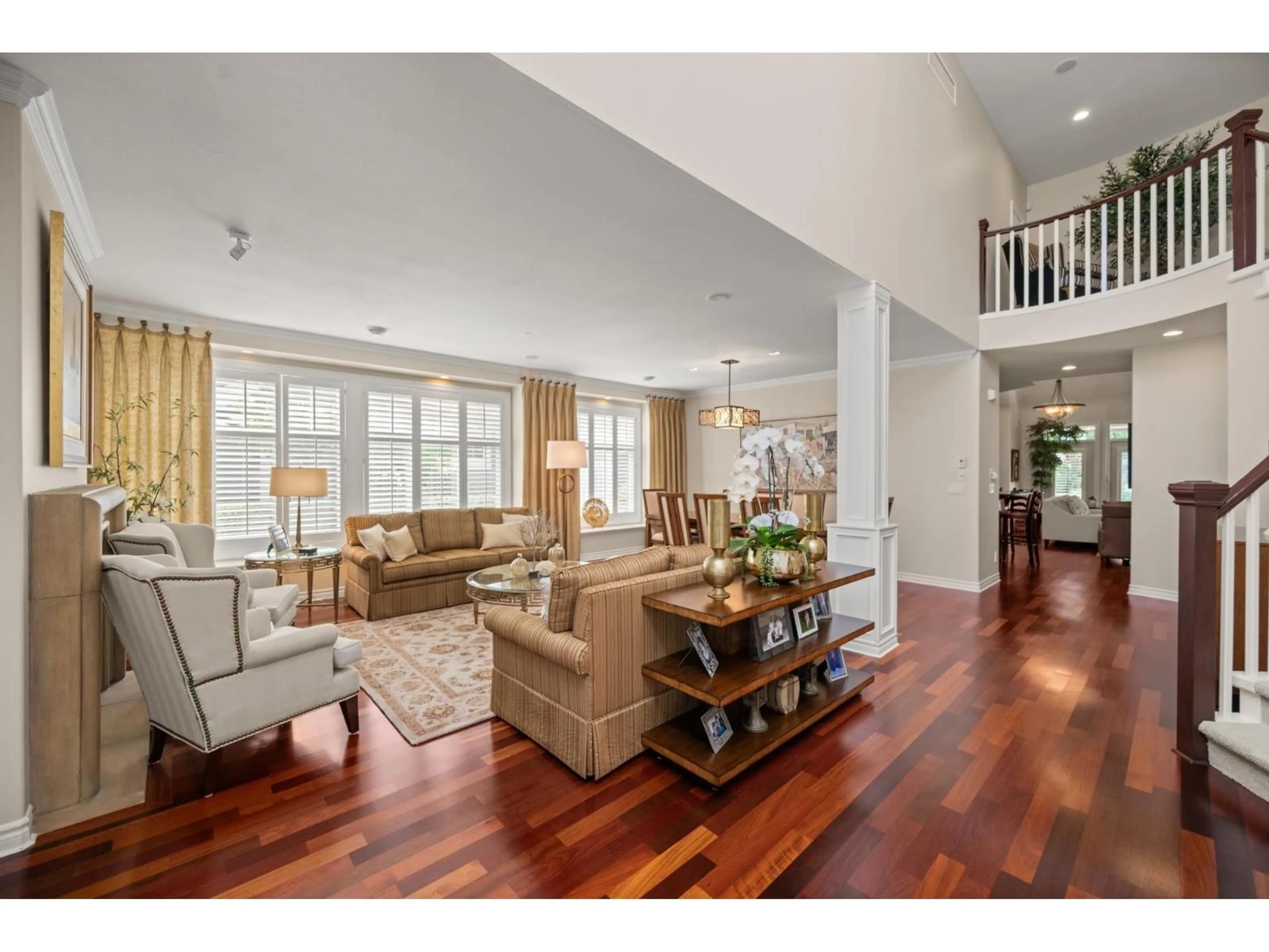 Living room with furniture, wood/laminate floor for 68 - 15715 34 AVENUE, Surrey British Columbia V3Z0J6