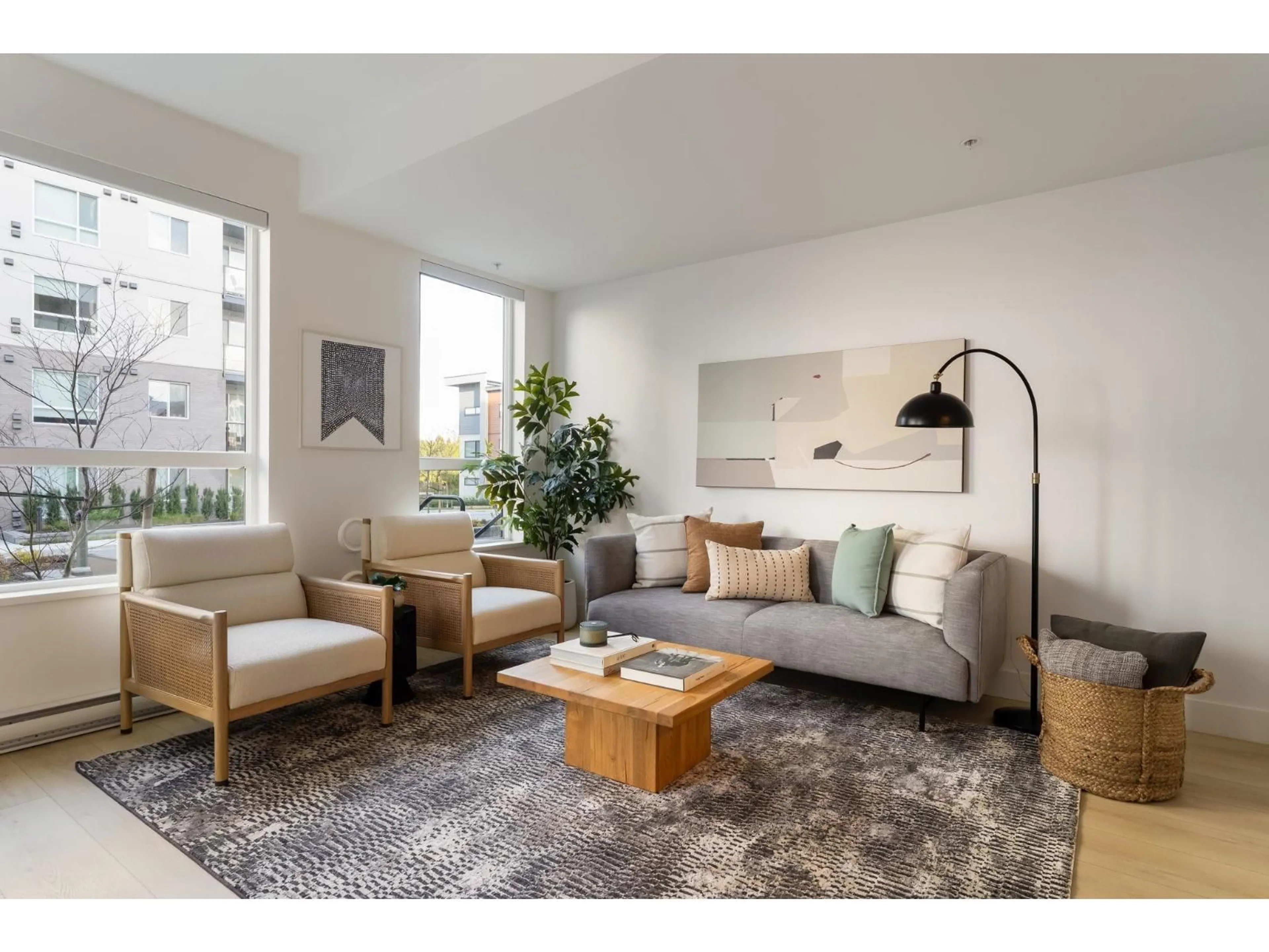 Living room with furniture, unknown for 401 - 30494 CARDINAL AVENUE, Abbotsford British Columbia V2T0A5