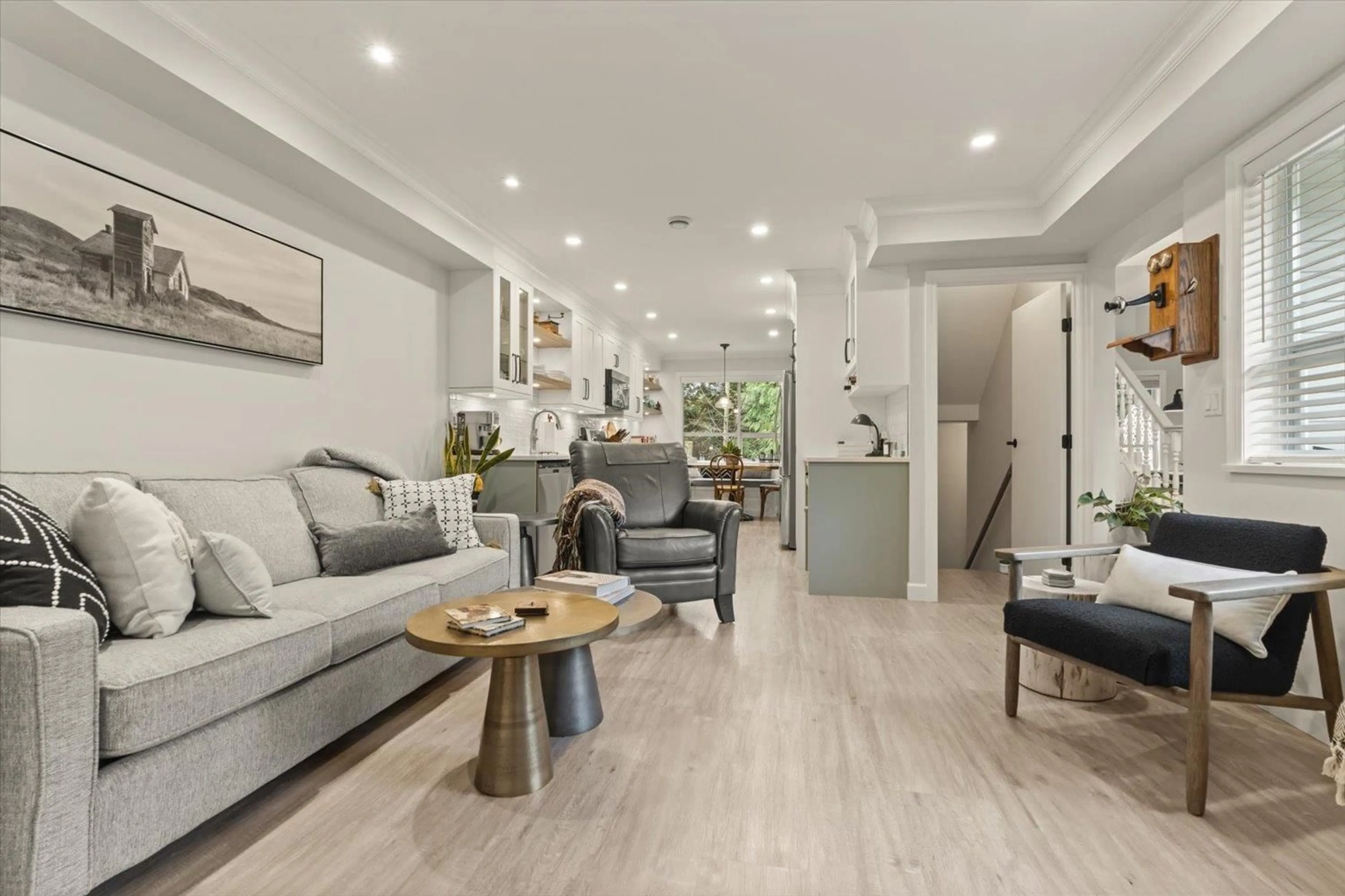 Living room with furniture, unknown for 121 - 16350 14 AVENUE, Surrey British Columbia V4A8J9