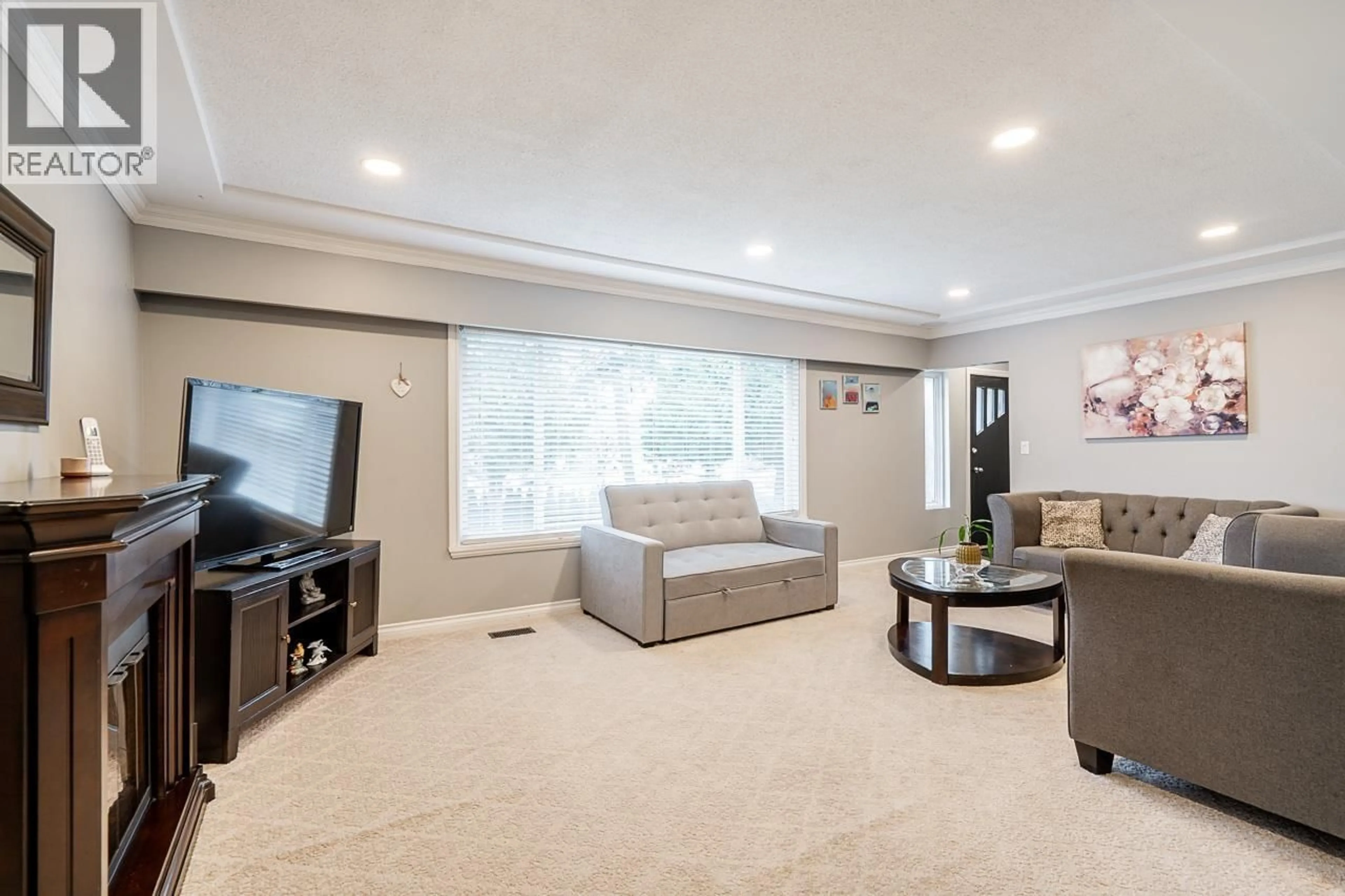 Living room with furniture, unknown for 4729 64 STREET, Delta British Columbia V4K3M2