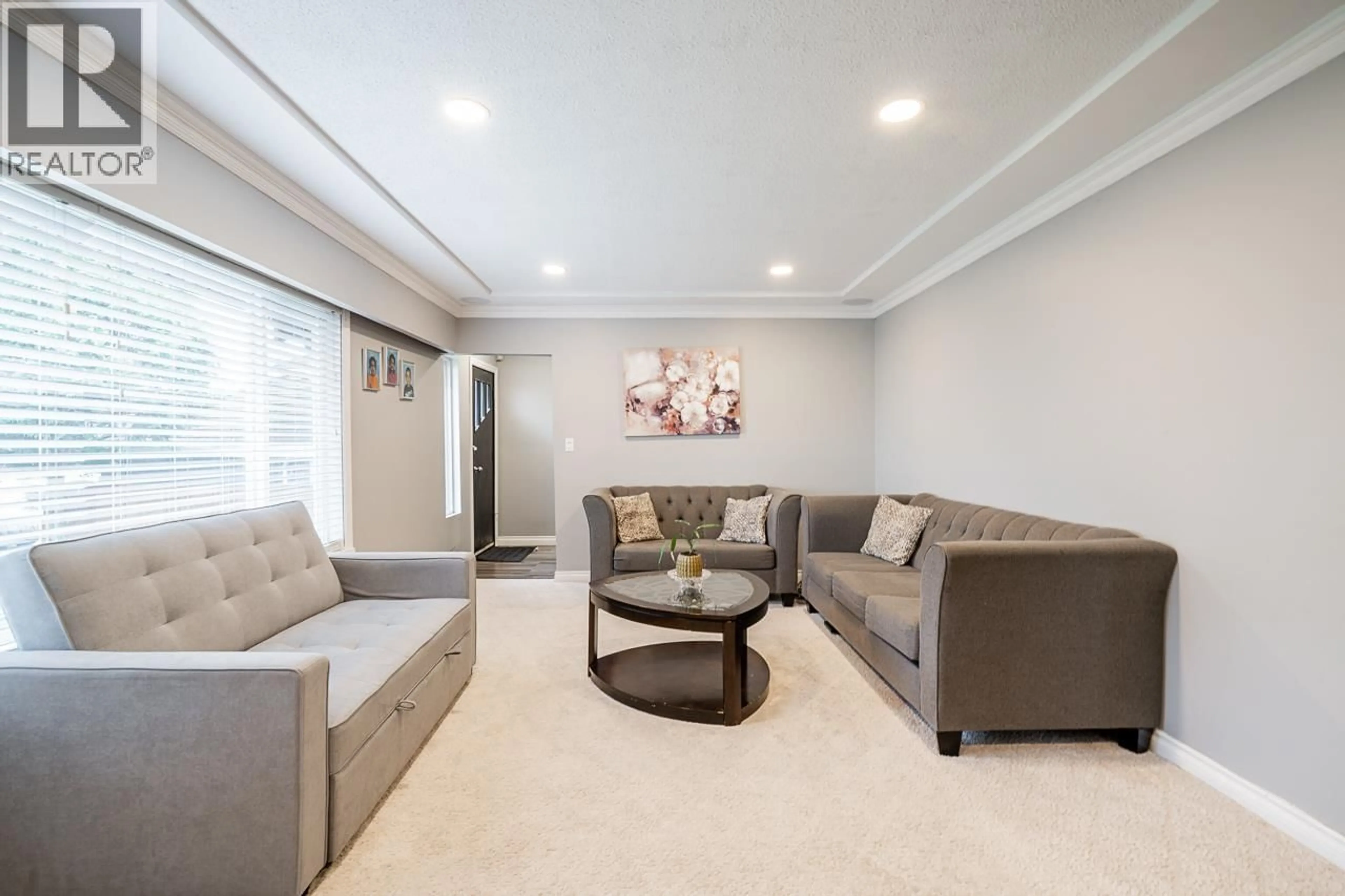 Living room with furniture, unknown for 4729 64 STREET, Delta British Columbia V4K3M2