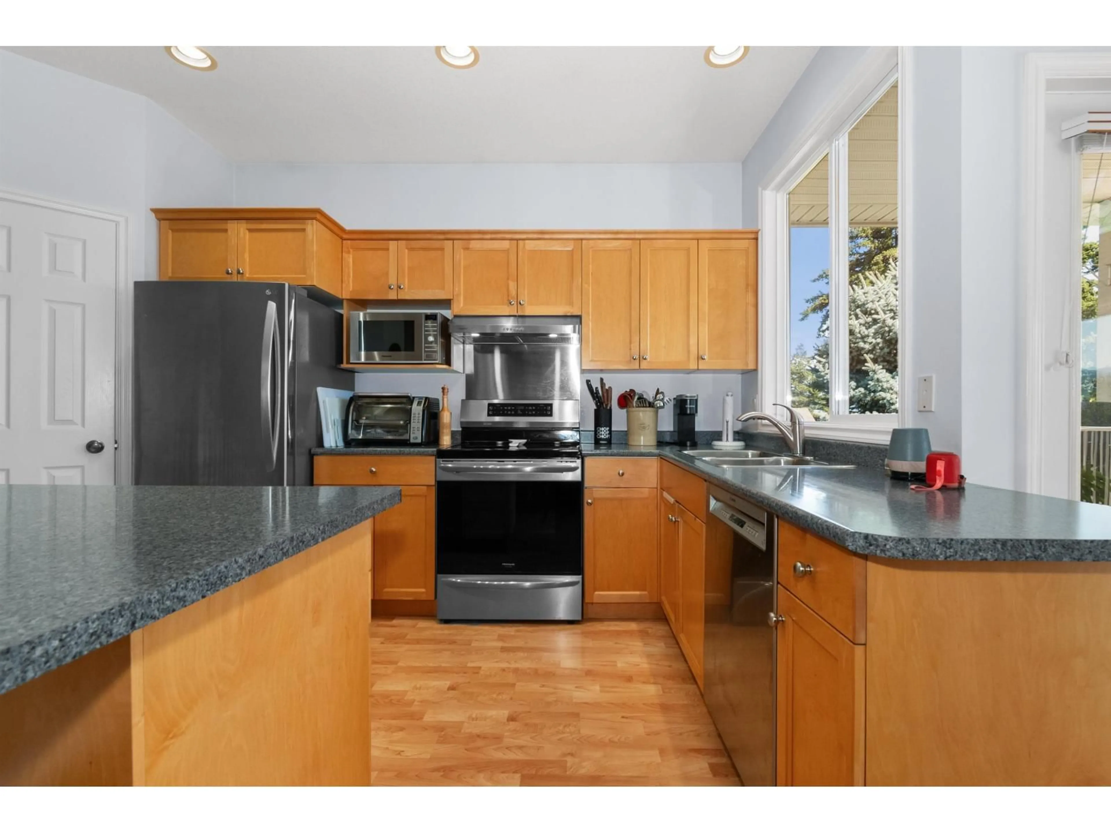 Standard kitchen, unknown for 47 - 8590 SUNRISE DRIVE, Chilliwack British Columbia V2R3Z4