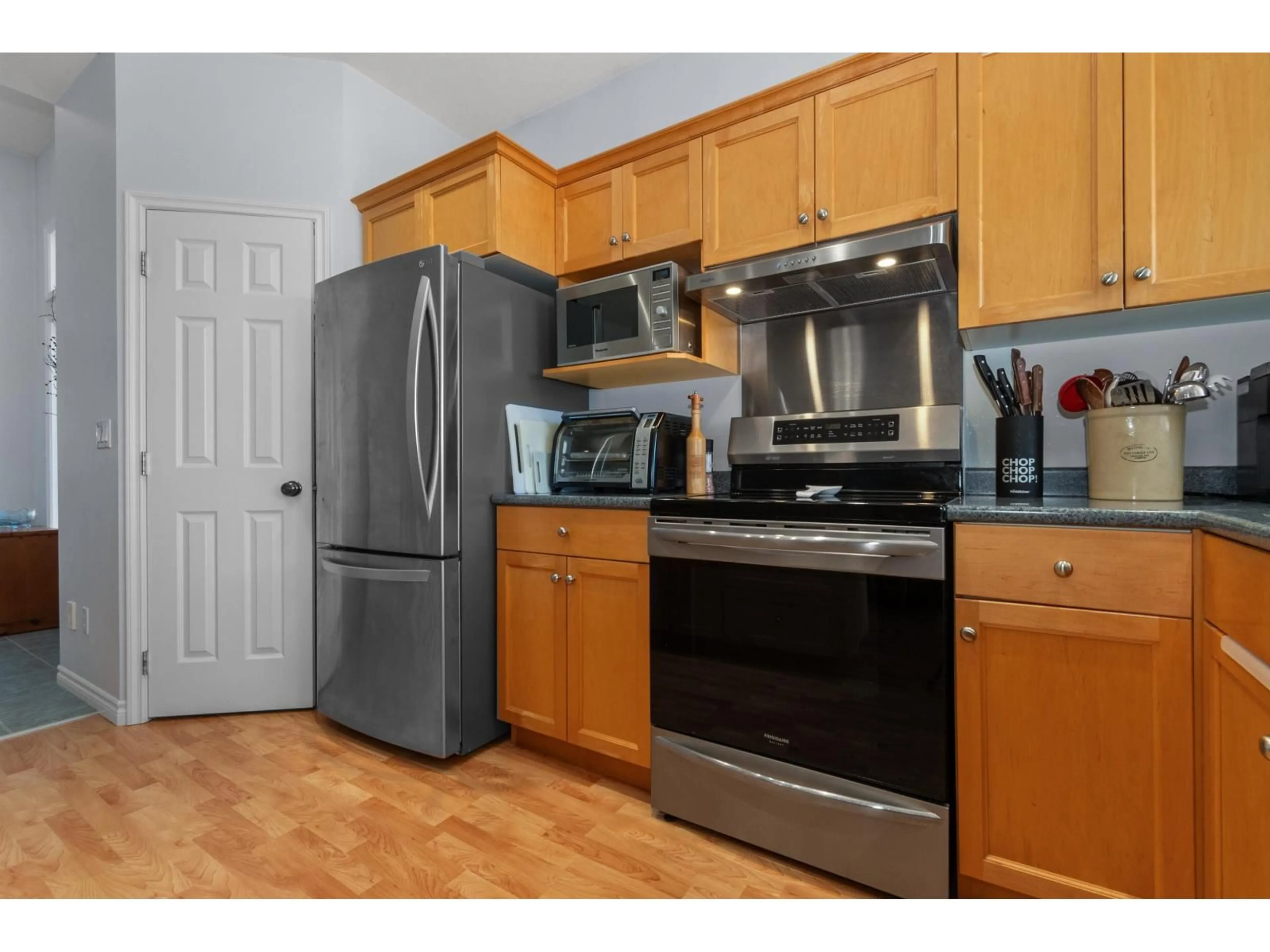Standard kitchen, wood/laminate floor for 47 - 8590 SUNRISE DRIVE, Chilliwack British Columbia V2R3Z4