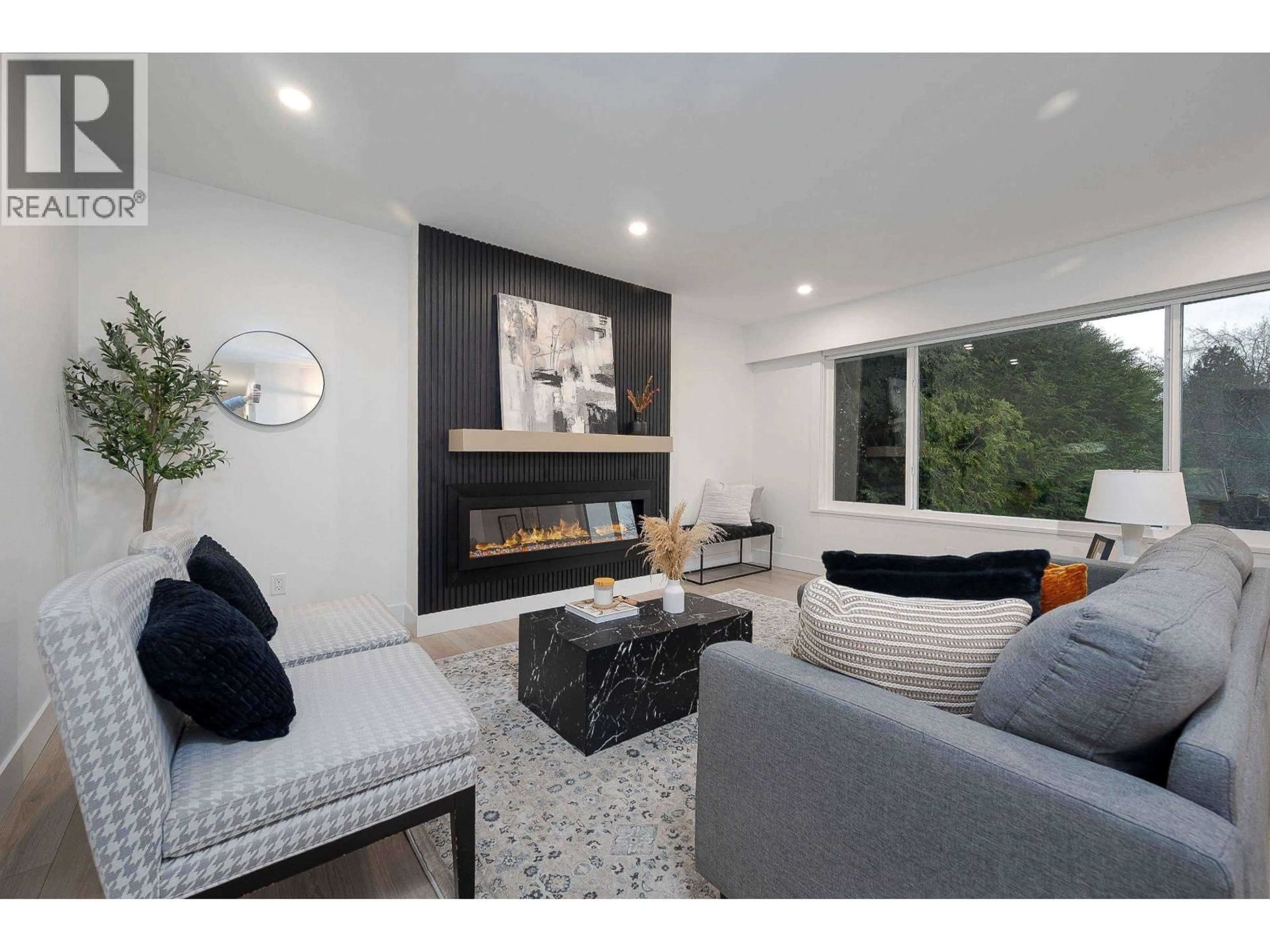 Living room with furniture, unknown for 9831 GLENTHORNE DRIVE, Richmond British Columbia V7A1Y3