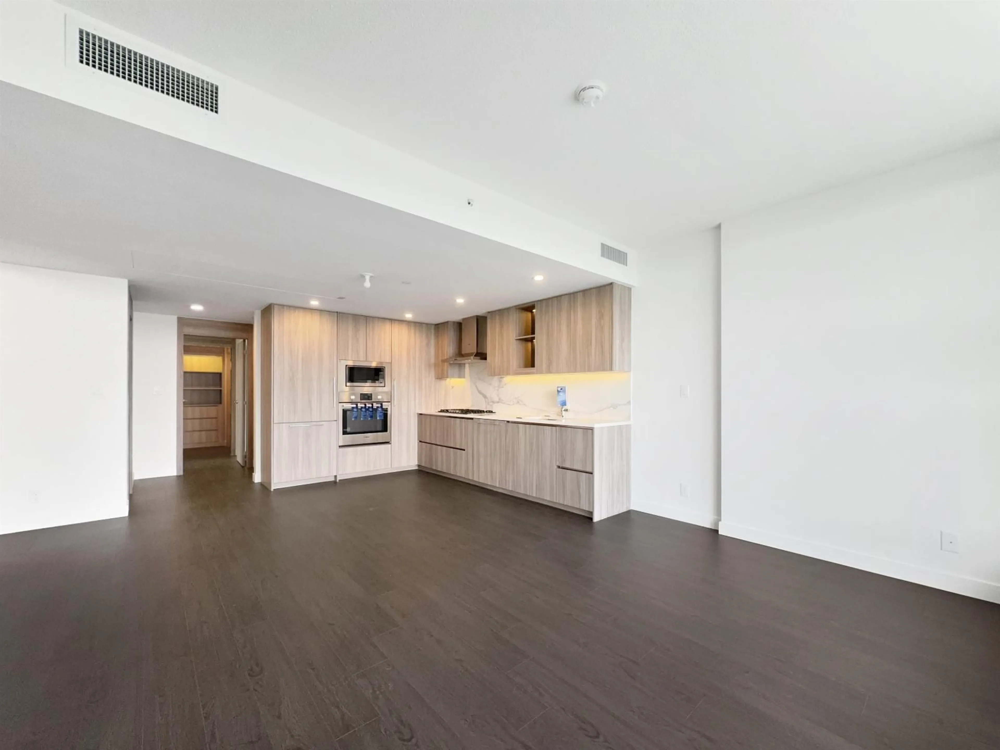 Open concept kitchen, unknown for 3102 - 13778 100 AVENUE, Surrey British Columbia V3T0V3