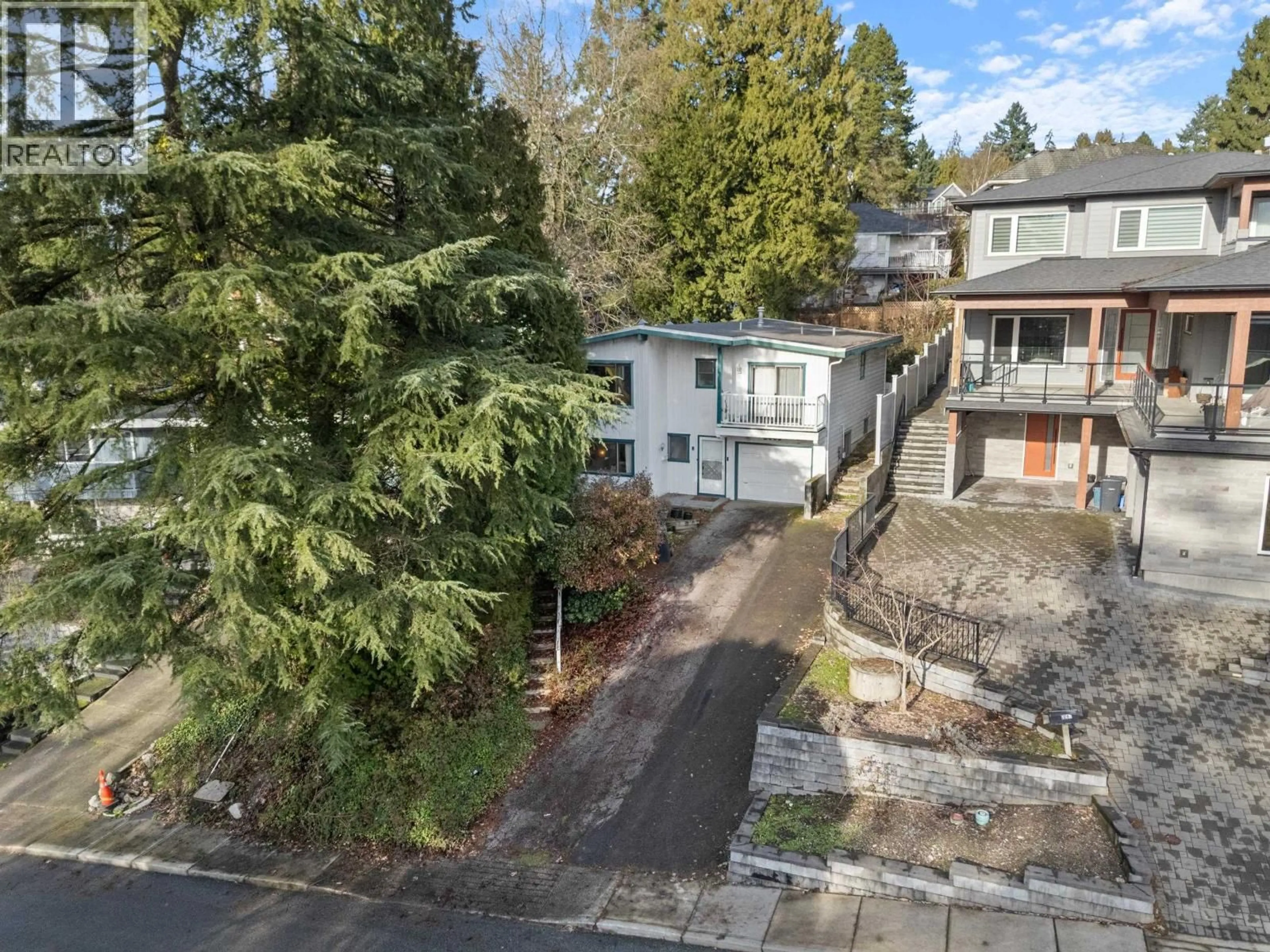 A pic from outside/outdoor area/front of a property/back of a property/a pic from drone, street for 2063 CONCORD AVENUE, Coquitlam British Columbia V3K1K4