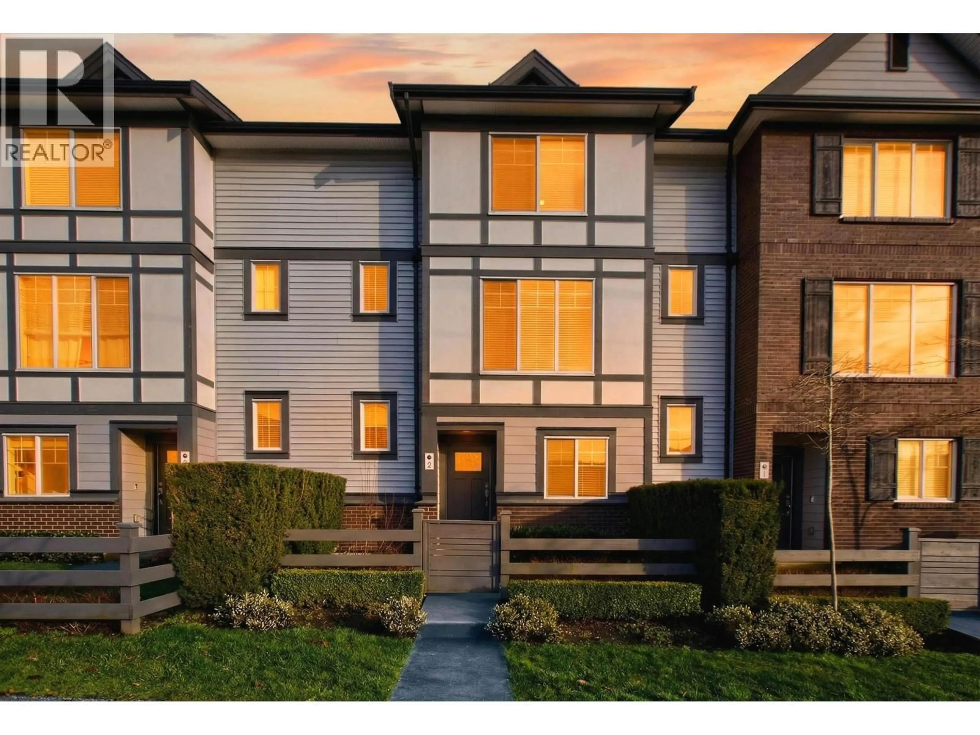 Unknown for 2 - 11272 240 STREET, Maple Ridge British Columbia V2W0J8