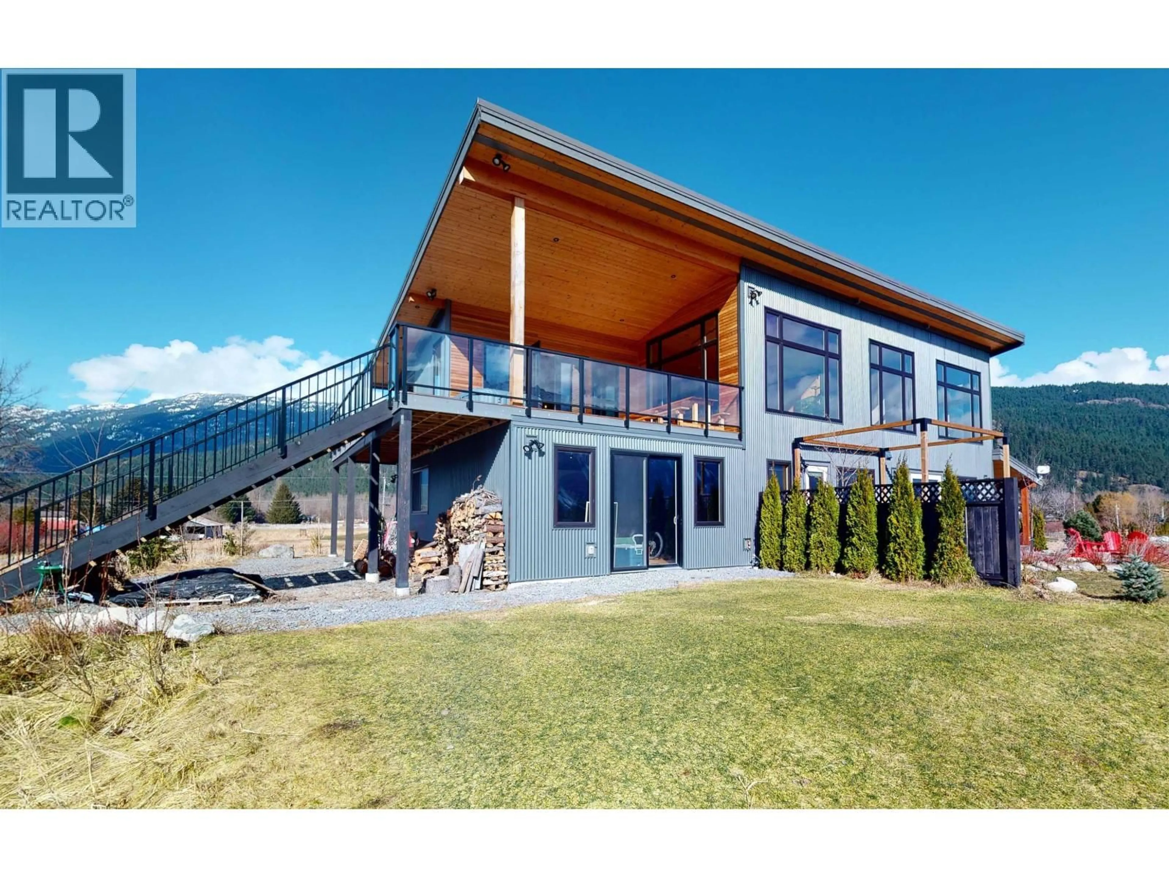 Home with vinyl exterior material, unknown for 1380 COLLINS ROAD, Pemberton British Columbia V0N2L1