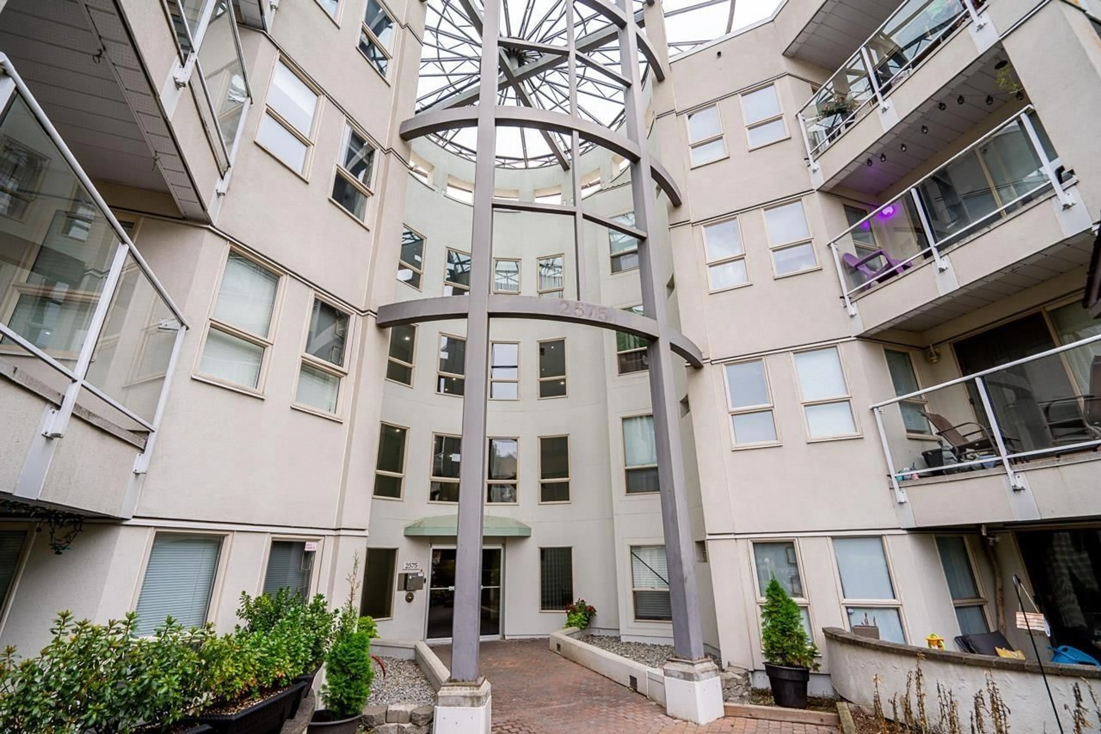 Indoor foyer for 401 - 2575 WARE STREET, Abbotsford British Columbia V2S3E2