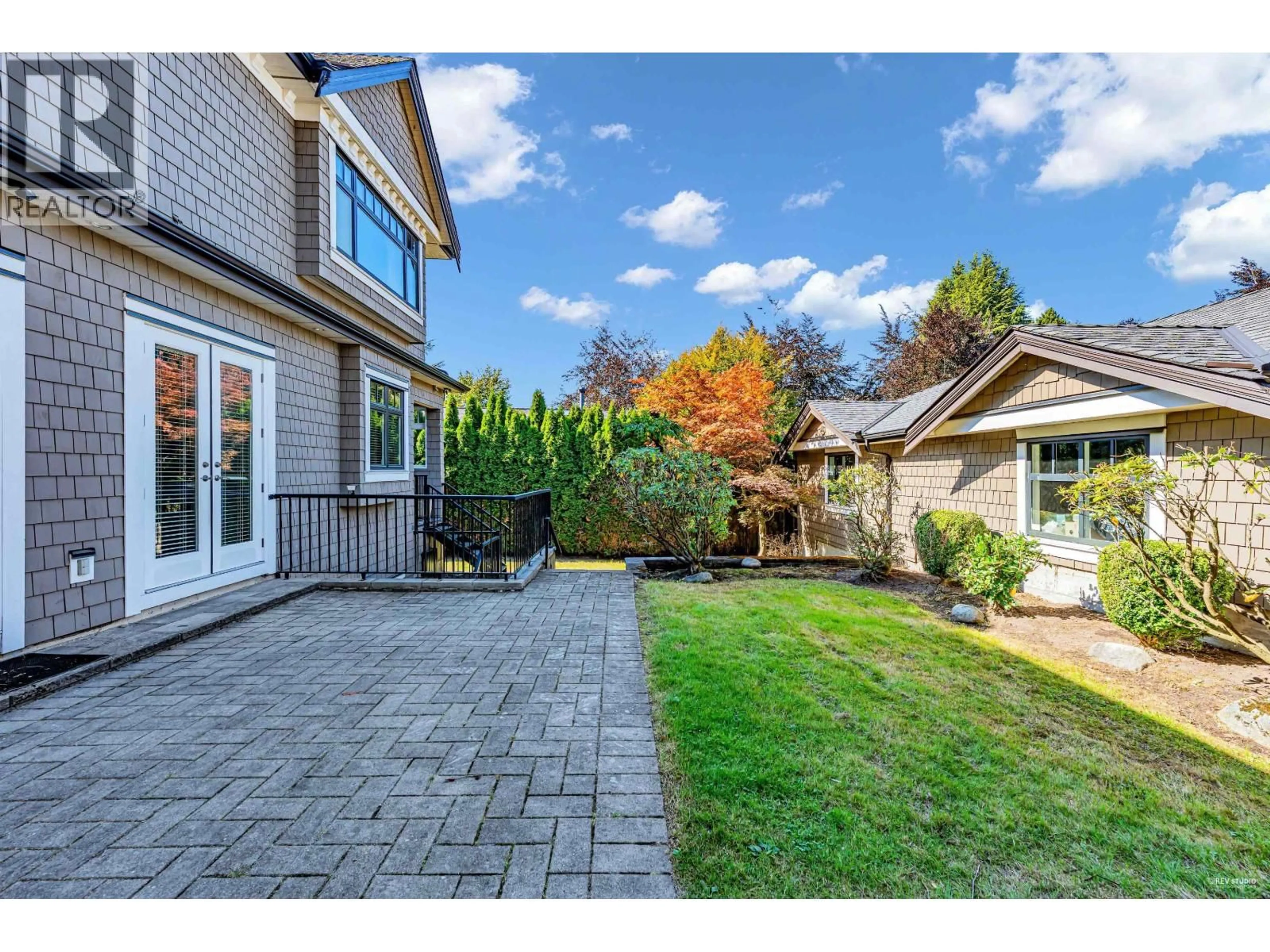 Patio, street for 2069 28TH AVENUE, Vancouver British Columbia V6J2Y8