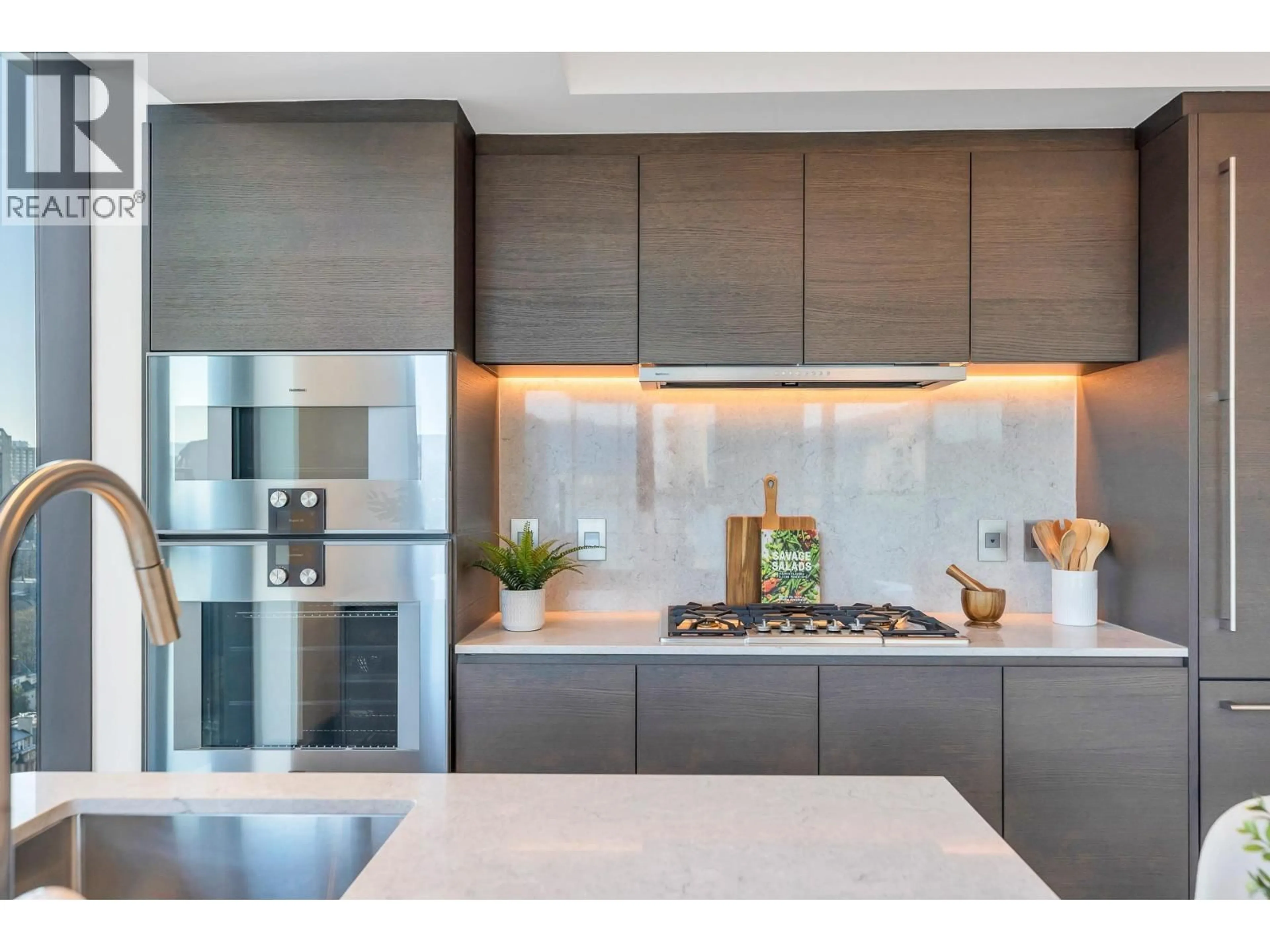 Contemporary kitchen, unknown for 1305 - 1482 ROBSON STREET, Vancouver British Columbia V6G0E4