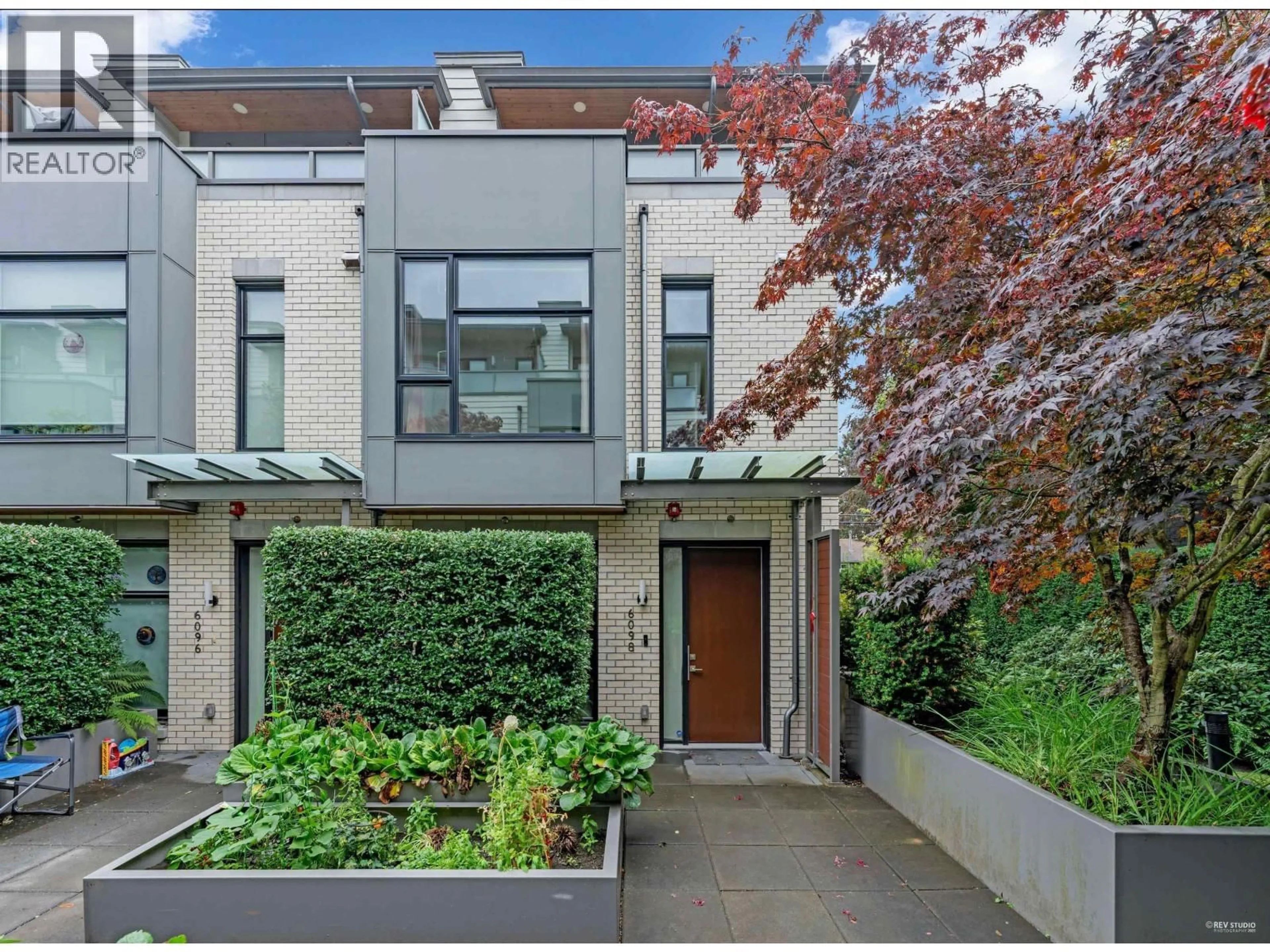 Unknown for 6098 OAK STREET, Vancouver British Columbia V6M2W2