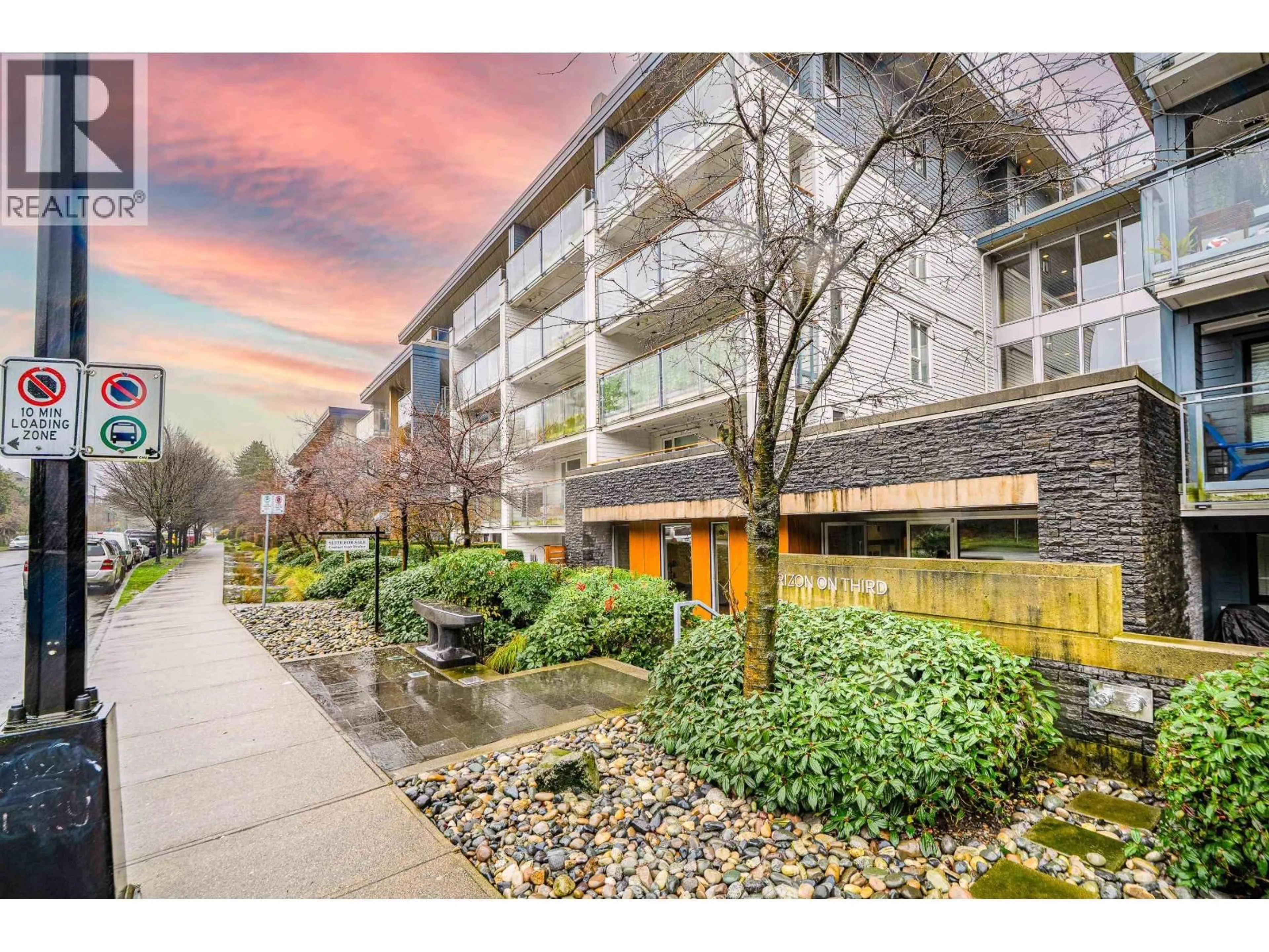 Patio, street for 416 - 221 3RD STREET, North Vancouver British Columbia V7L0C1