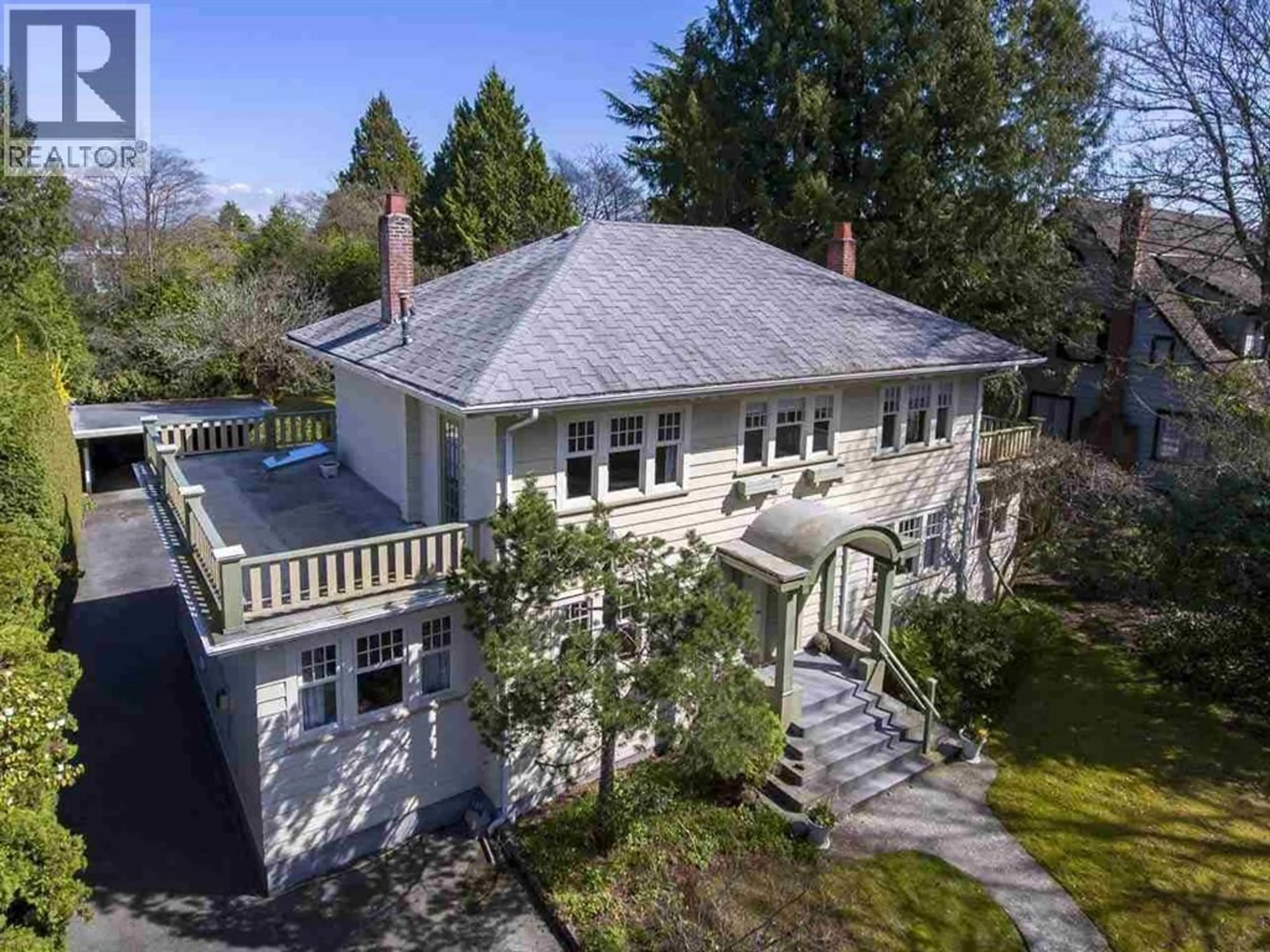 A pic from outside/outdoor area/front of a property/back of a property/a pic from drone, street for 1722 WESBROOK CRESCENT, Vancouver British Columbia V6T1W1