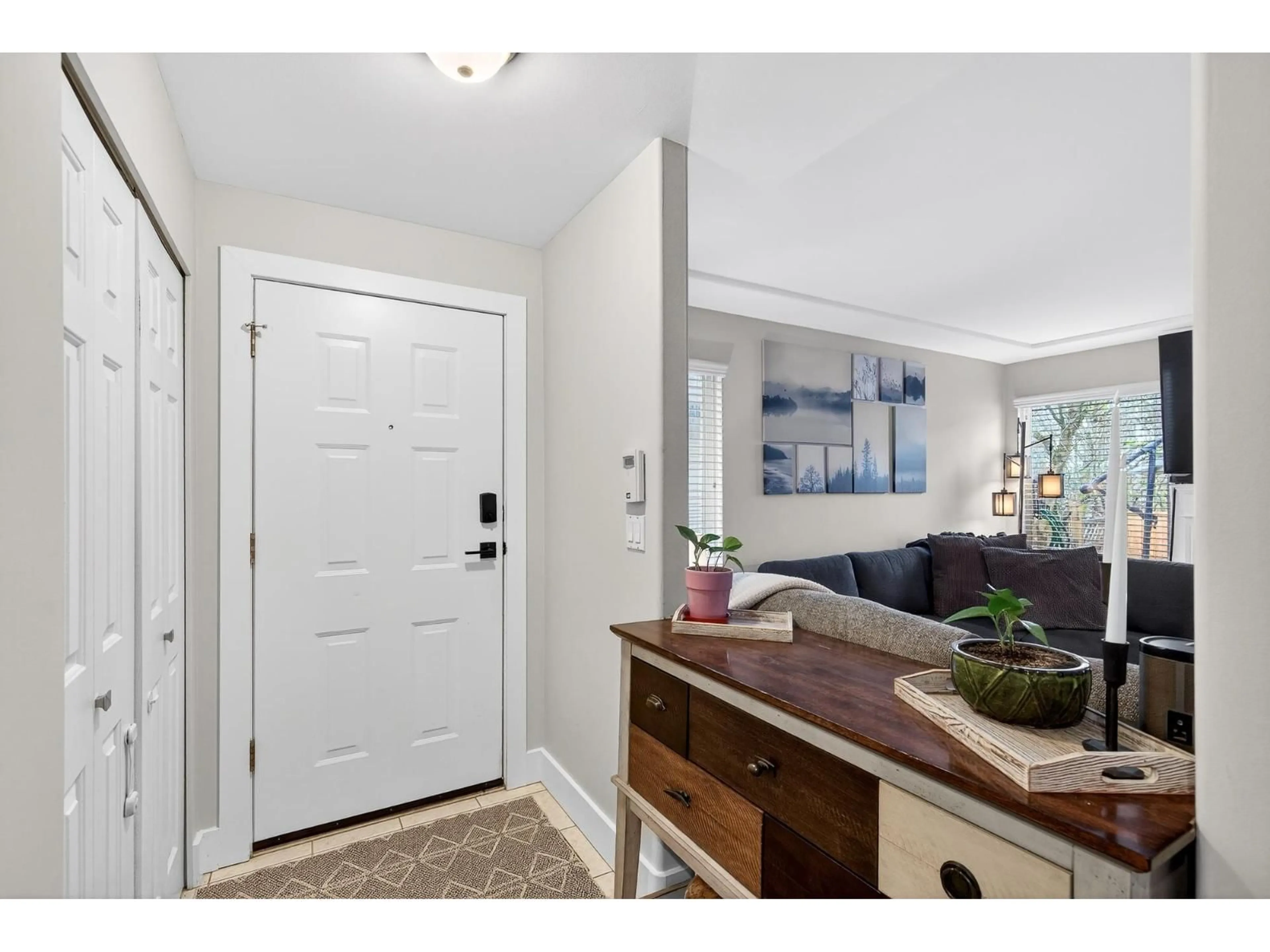 Indoor entryway for 2 - 9559 208 STREET, Langley British Columbia V1M2L7