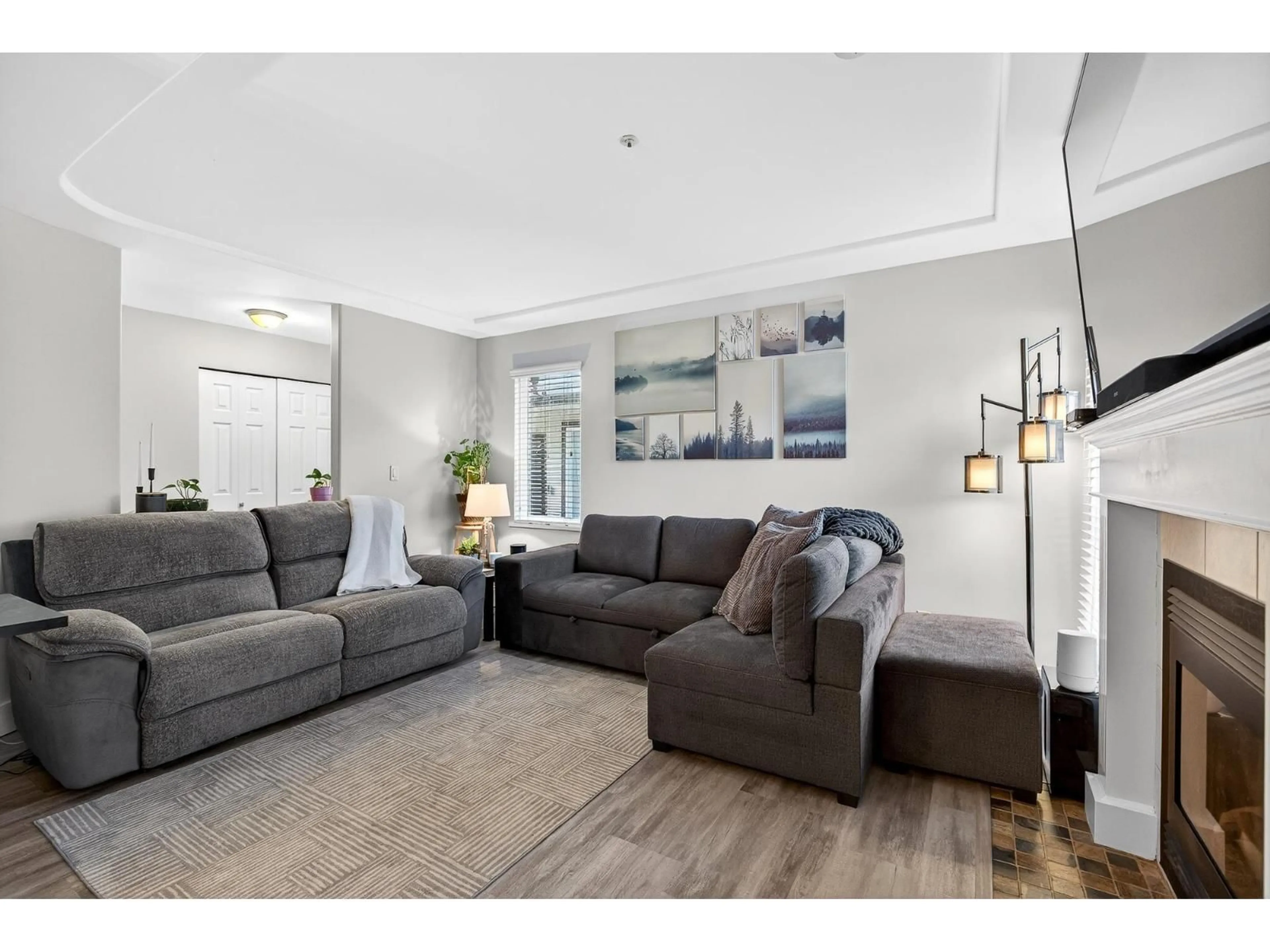 Living room with furniture, unknown for 2 - 9559 208 STREET, Langley British Columbia V1M2L7