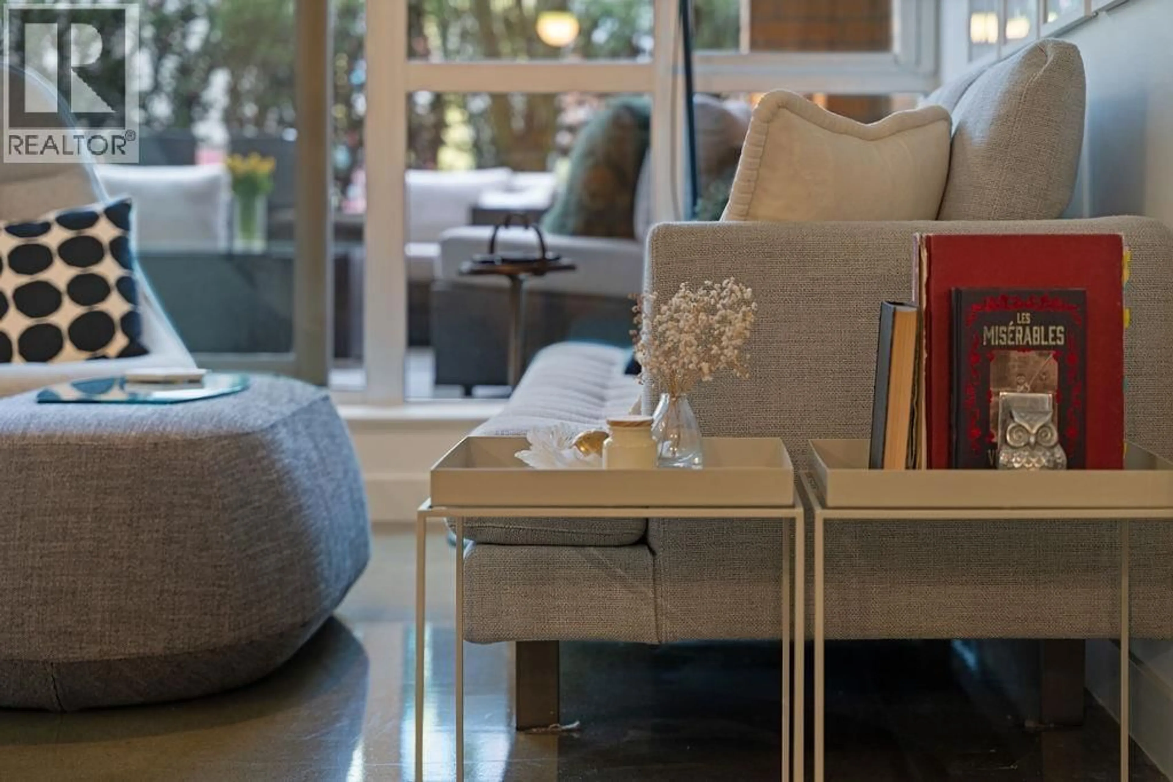 Living room with furniture, unknown for 213 - 221 UNION STREET, Vancouver British Columbia V6A0B4