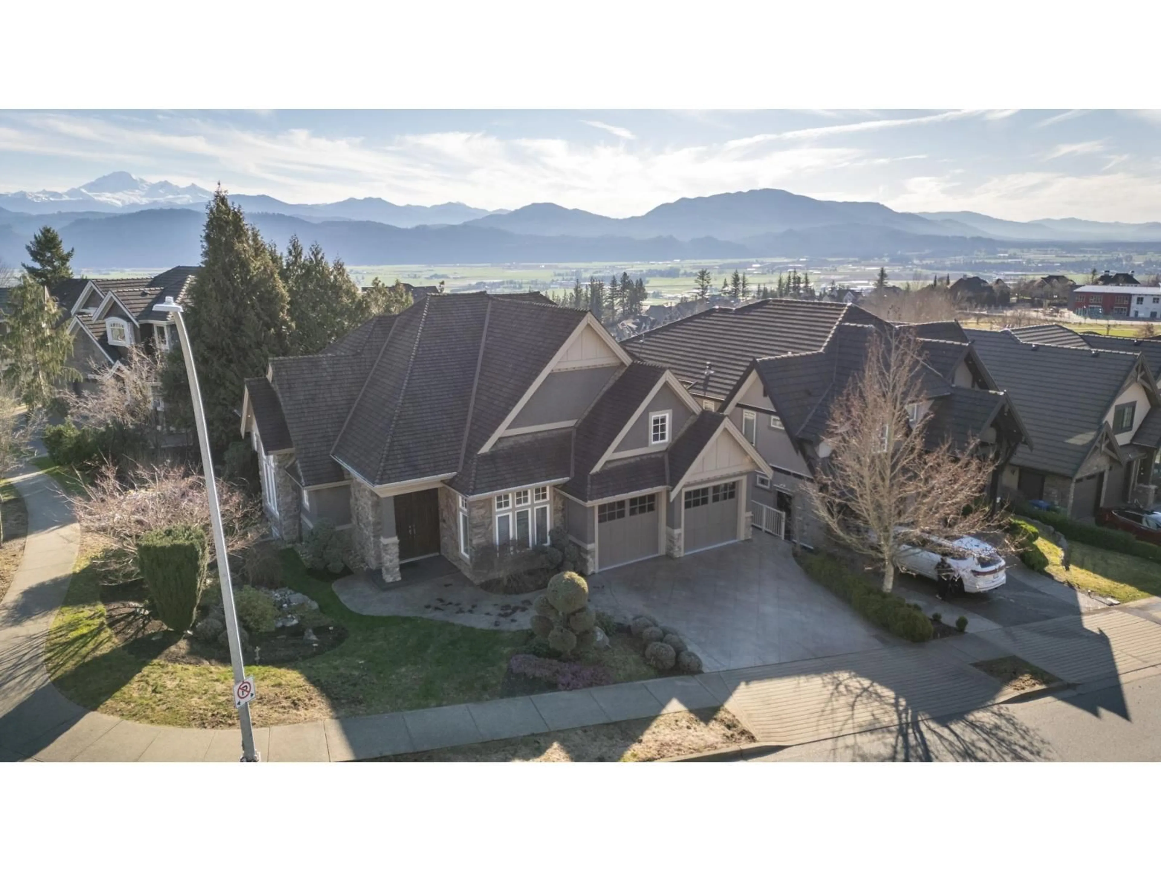 A pic from outside/outdoor area/front of a property/back of a property/a pic from drone, mountain view for 2660 EAGLE MOUNTAIN DRIVE, Abbotsford British Columbia V3G0B1