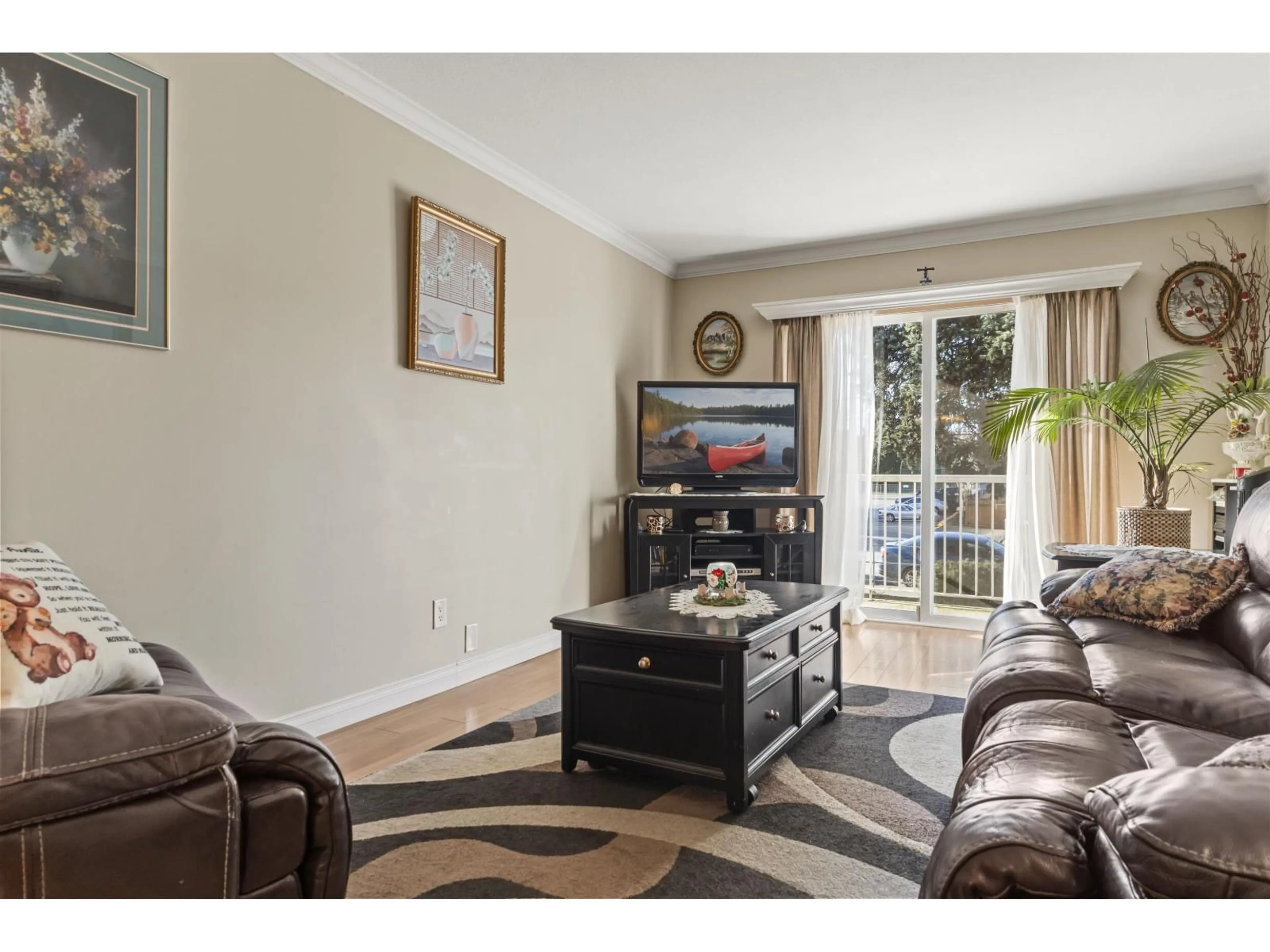 Living room with furniture, unknown for 105 - 8934 MARY STREET, Chilliwack British Columbia V2P4J3