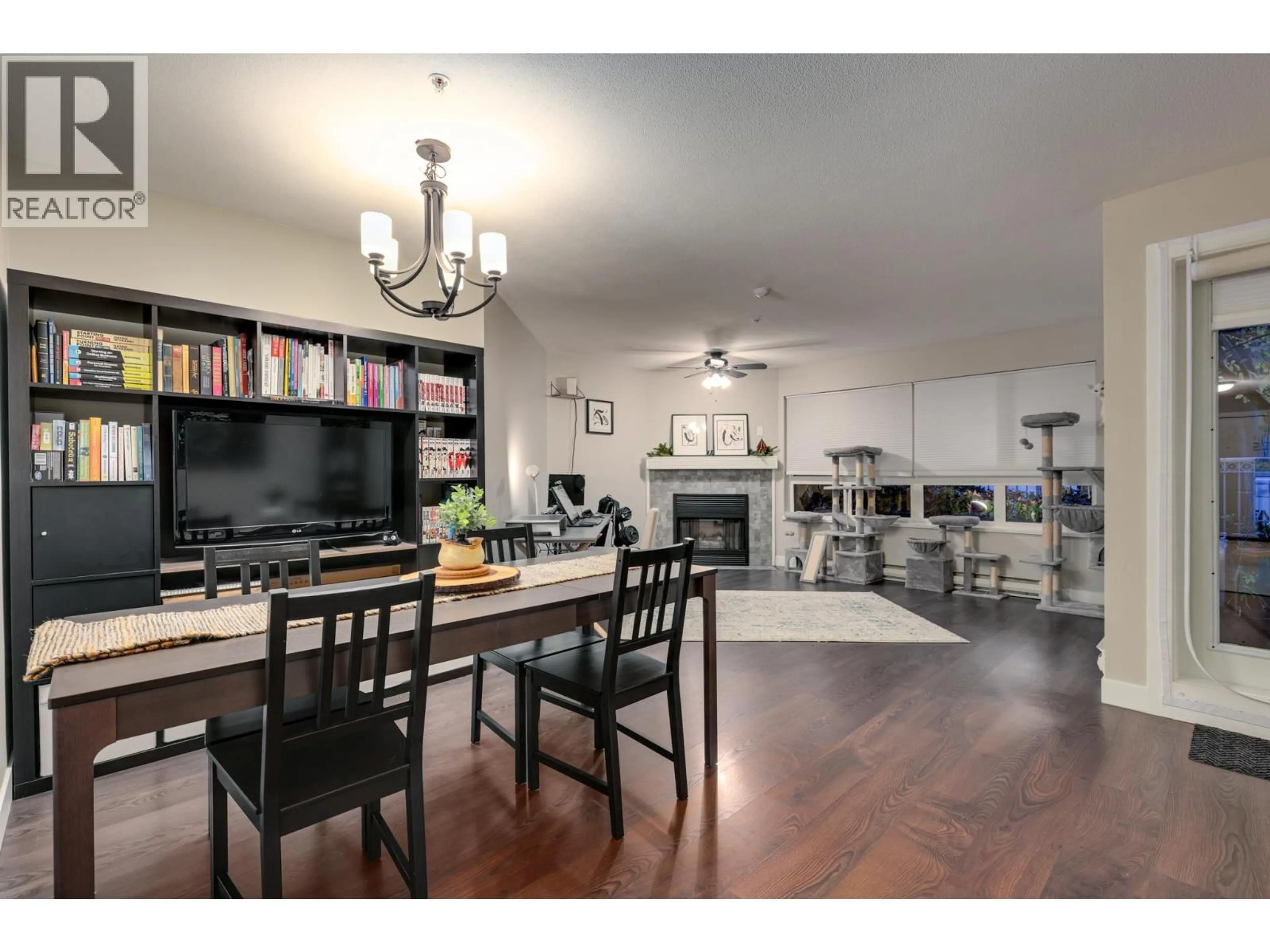Open concept kitchen, wood/laminate floor for 106 - 2439 WILSON AVENUE, Port Coquitlam British Columbia V3C6H6