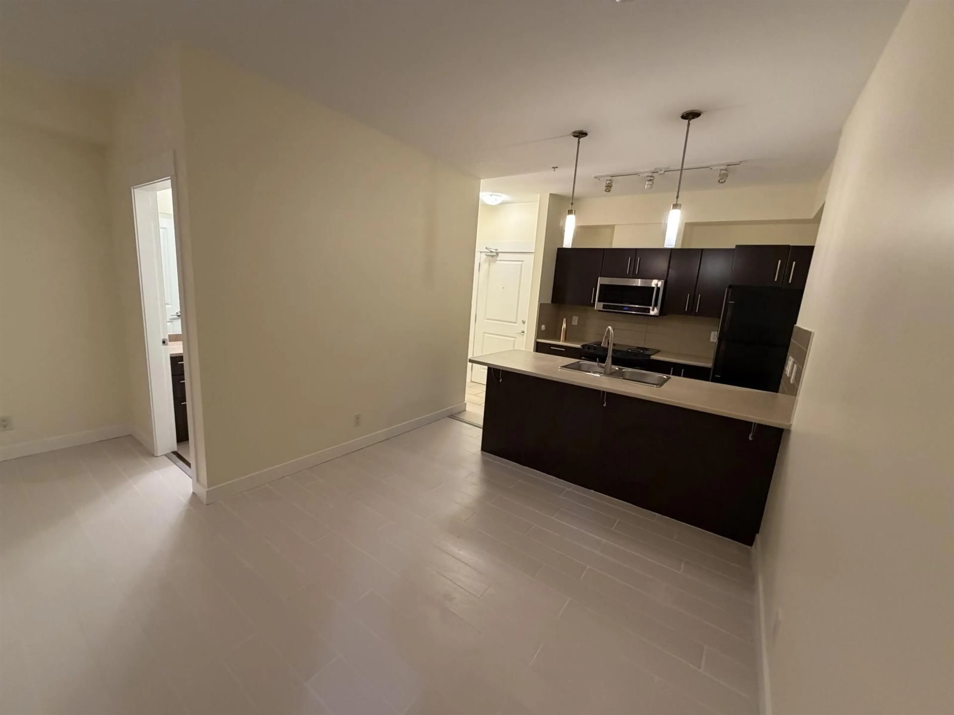 Unknown for 217 - 33545 RAINBOW AVENUE, Abbotsford British Columbia V2S1E6