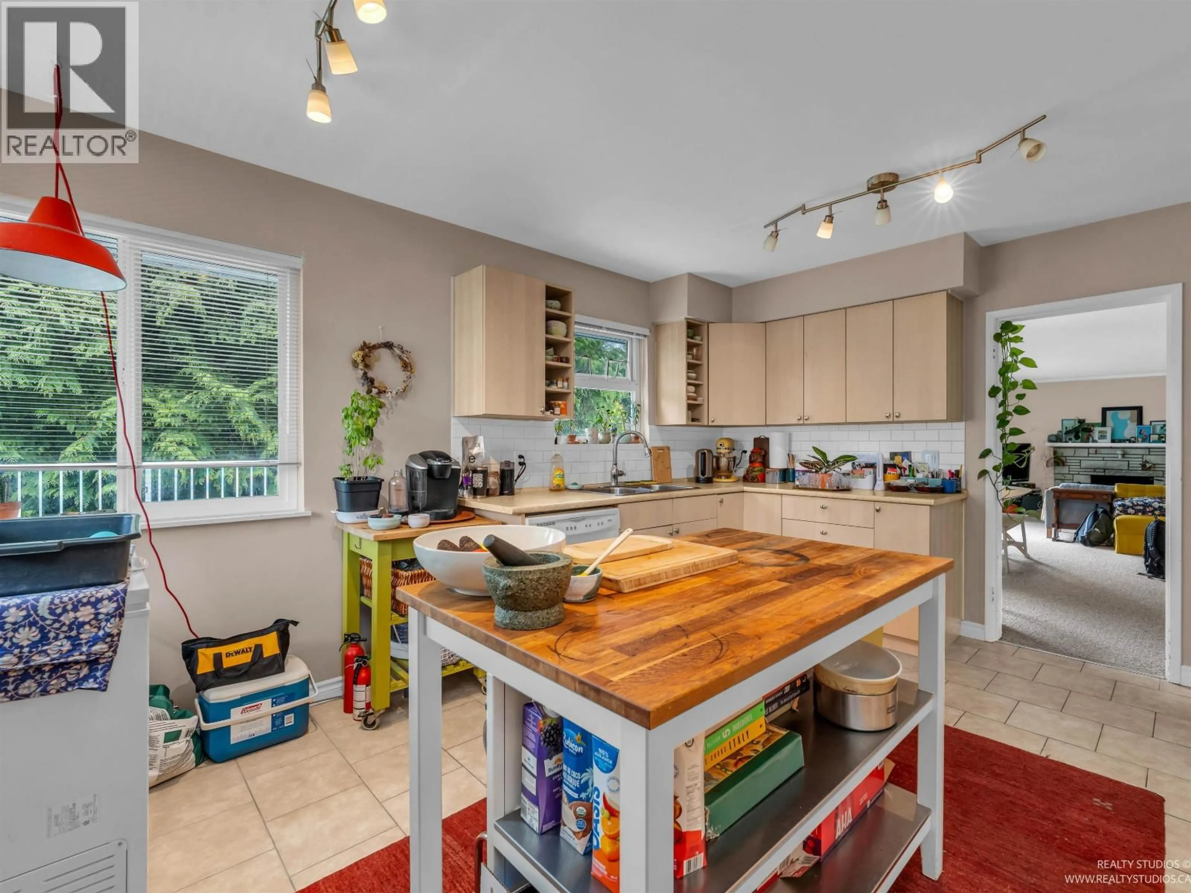 Open concept kitchen, unknown for 4865 11A AVENUE, Delta British Columbia V4M1Z5