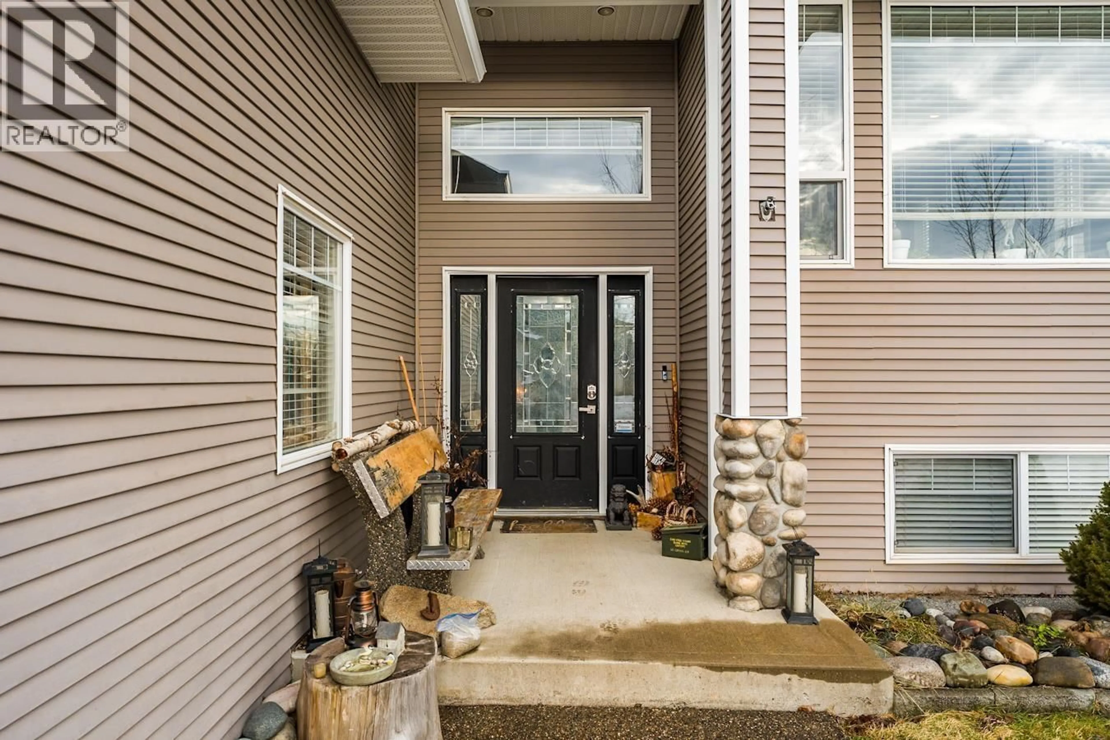 Indoor entryway for 6196 NARINDER PLACE, Prince George British Columbia V2K0A2