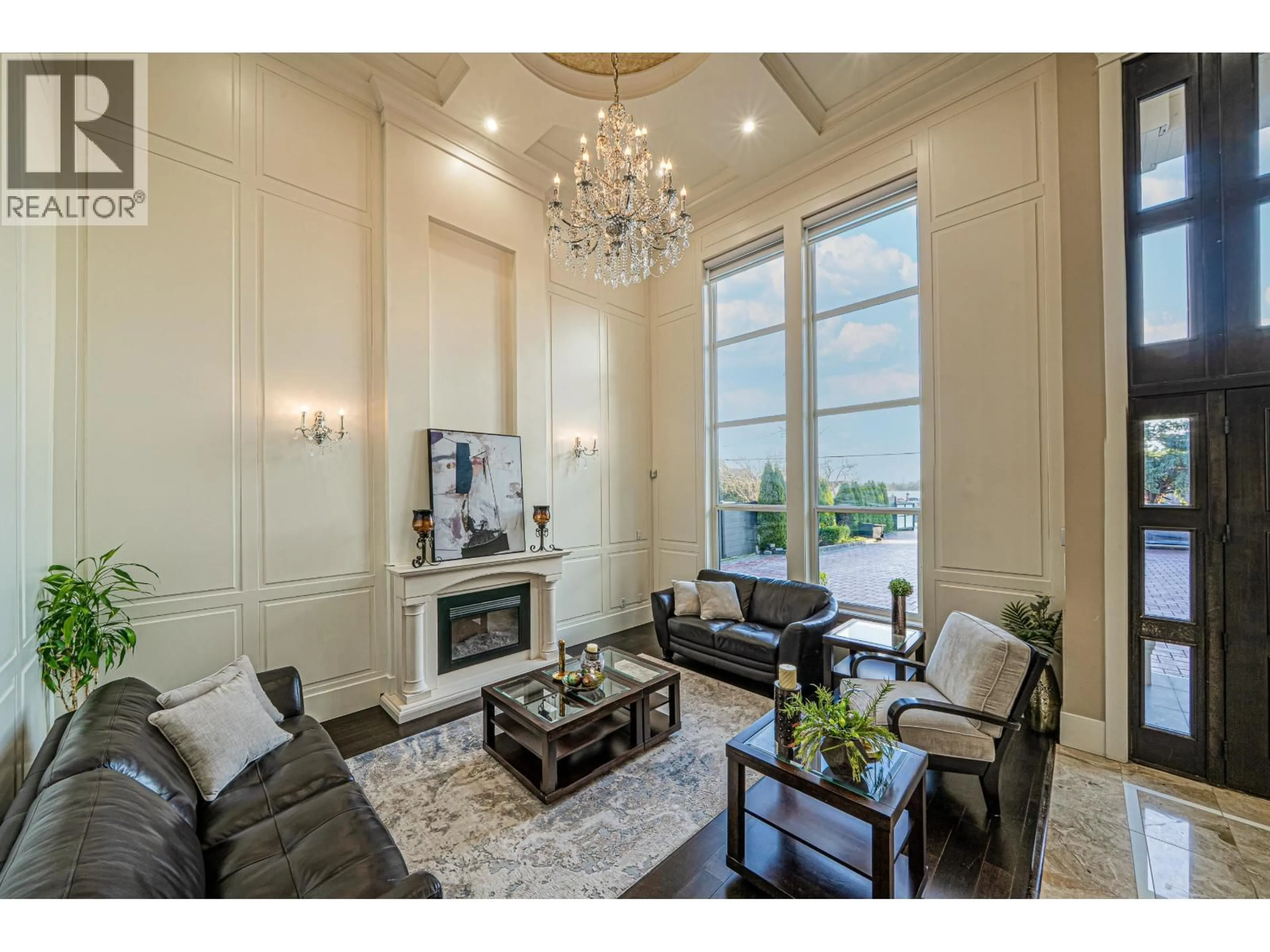 Living room with furniture, unknown for 13371 BLUNDELL ROAD, Richmond British Columbia V6W1B6