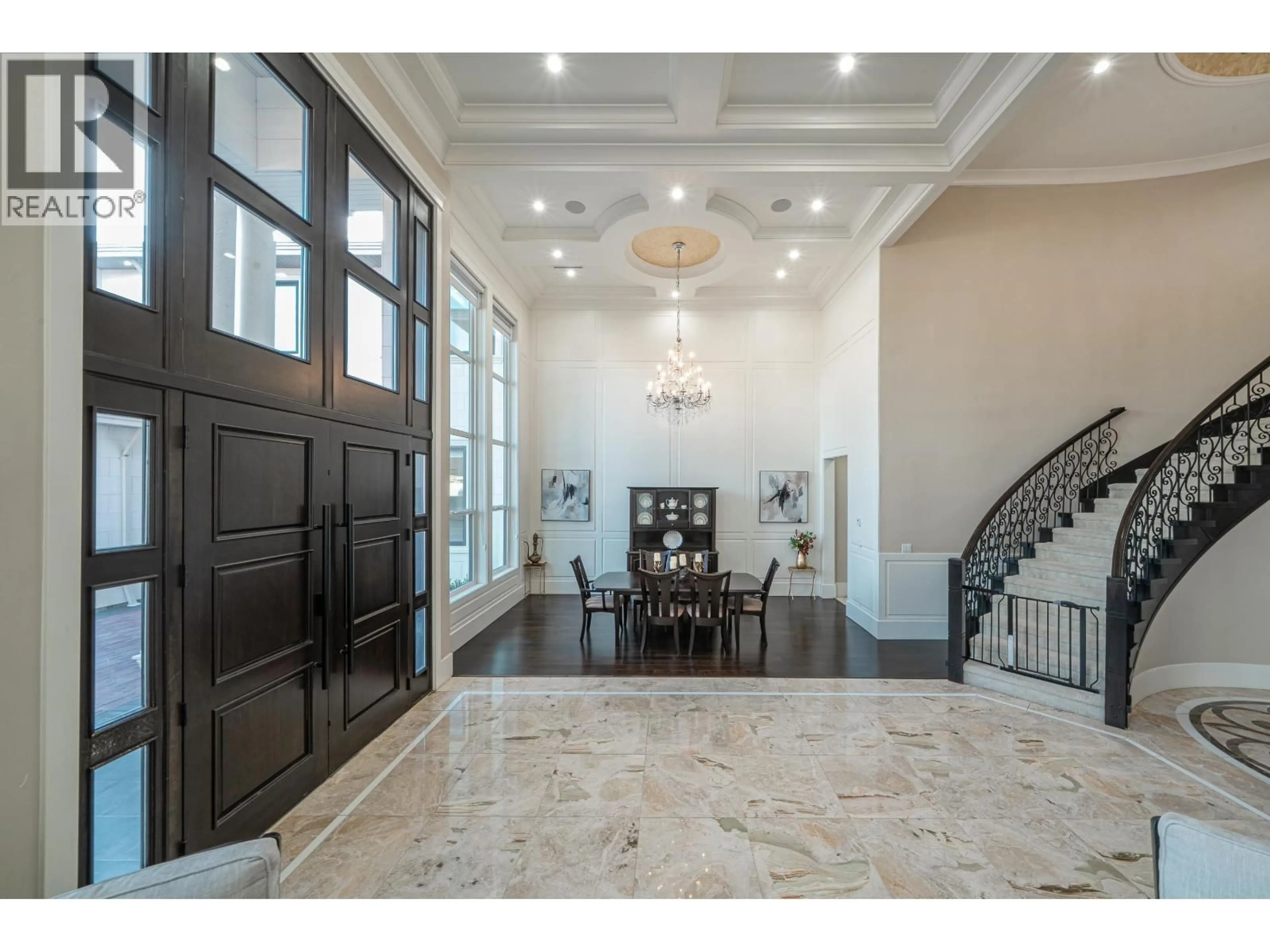 Indoor foyer for 13371 BLUNDELL ROAD, Richmond British Columbia V6W1B6