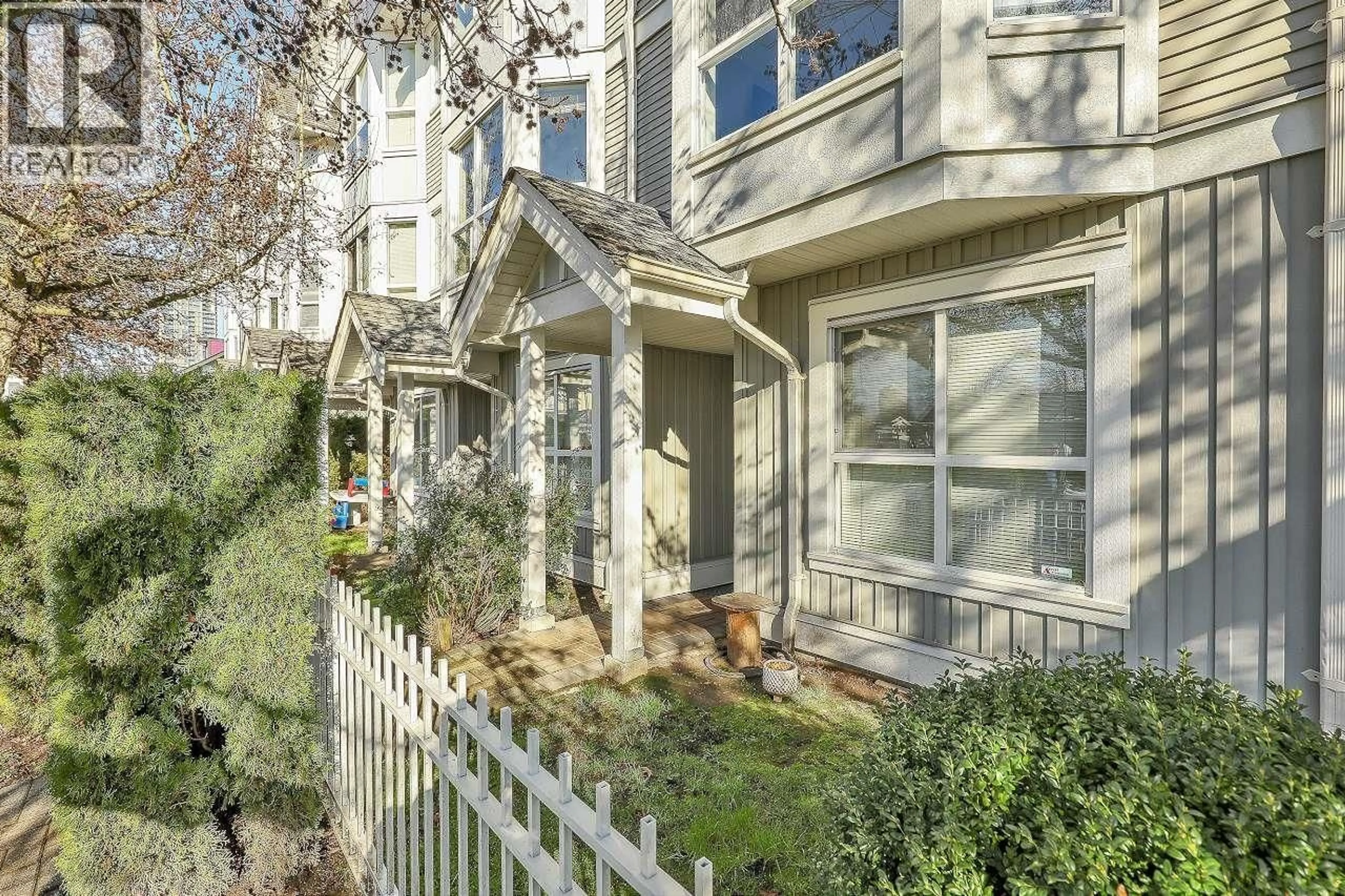 Unknown for 40 - 7370 STRIDE AVENUE, Burnaby British Columbia V3N1V2