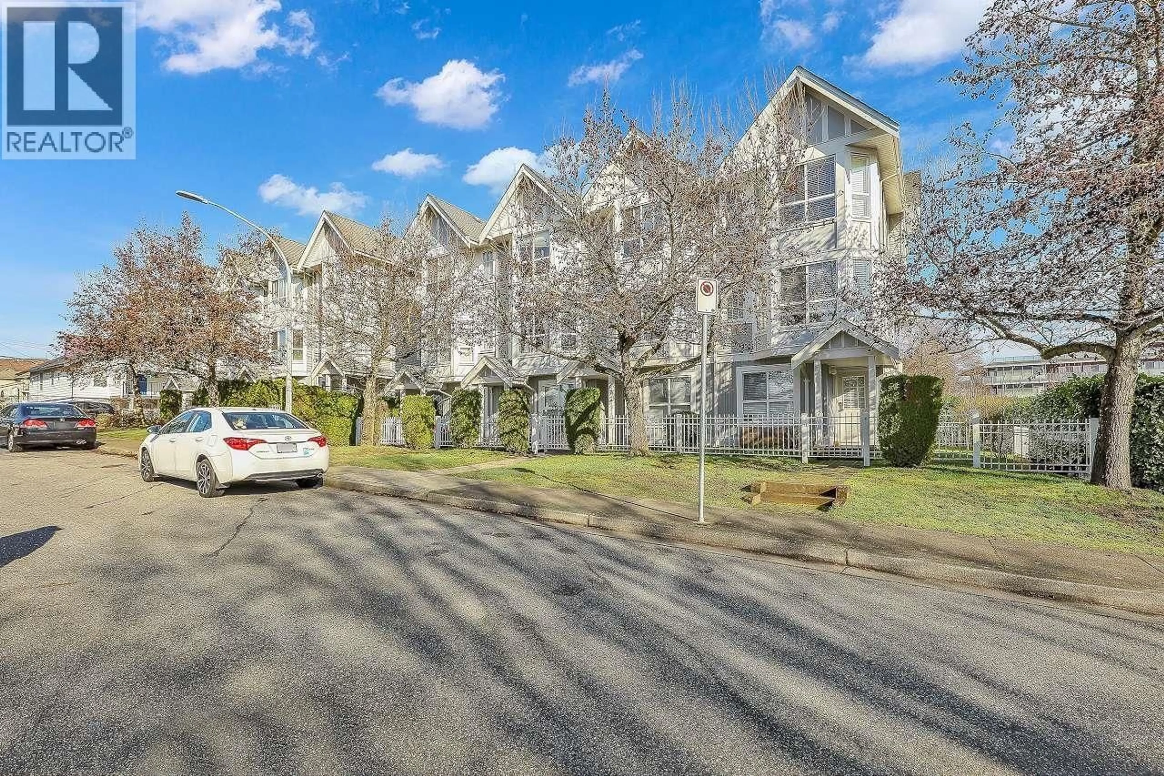 A pic from outside/outdoor area/front of a property/back of a property/a pic from drone, street for 40 - 7370 STRIDE AVENUE, Burnaby British Columbia V3N1V2