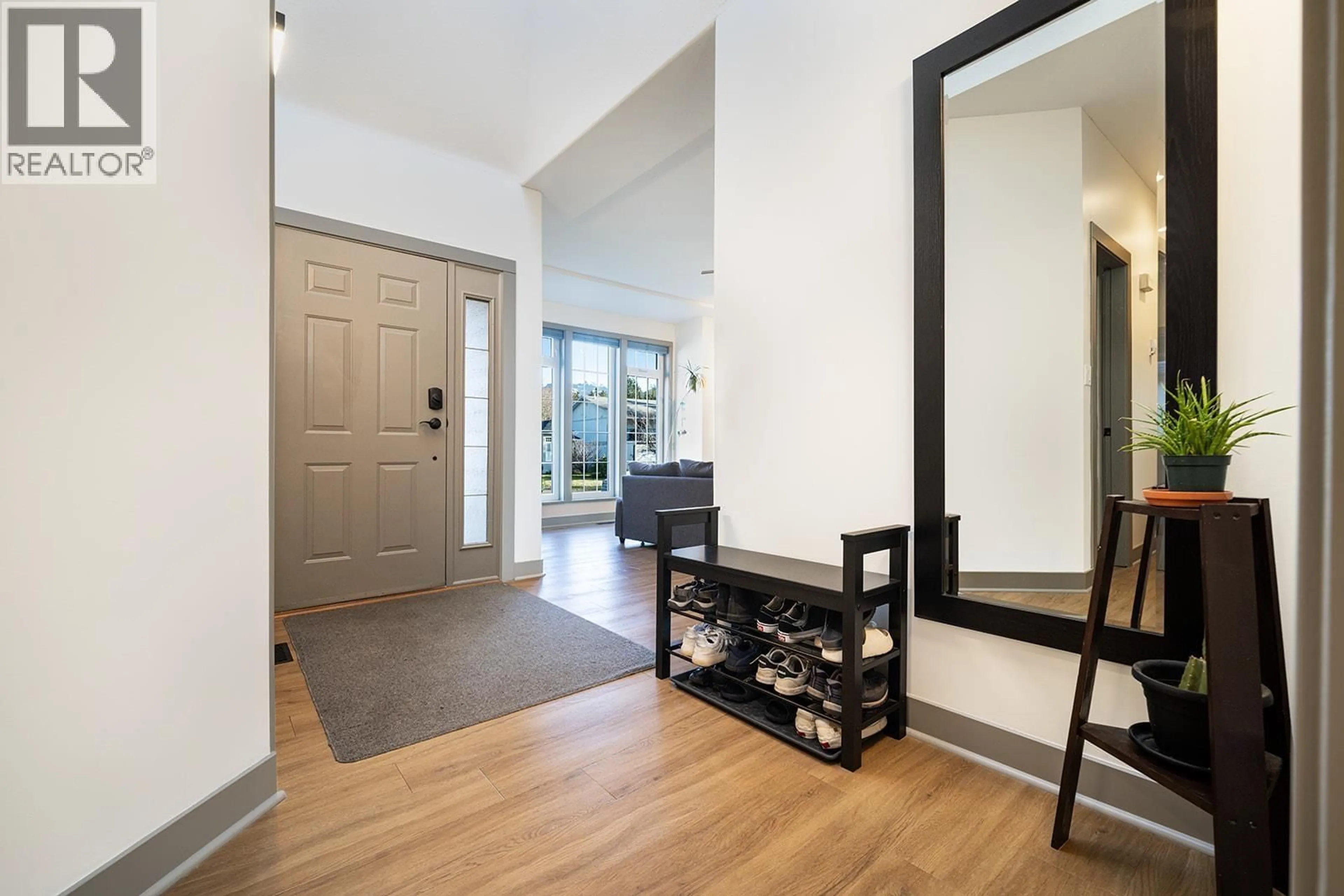 Indoor entryway for 1020 WINDSOR PLACE, Squamish British Columbia V8B0P3