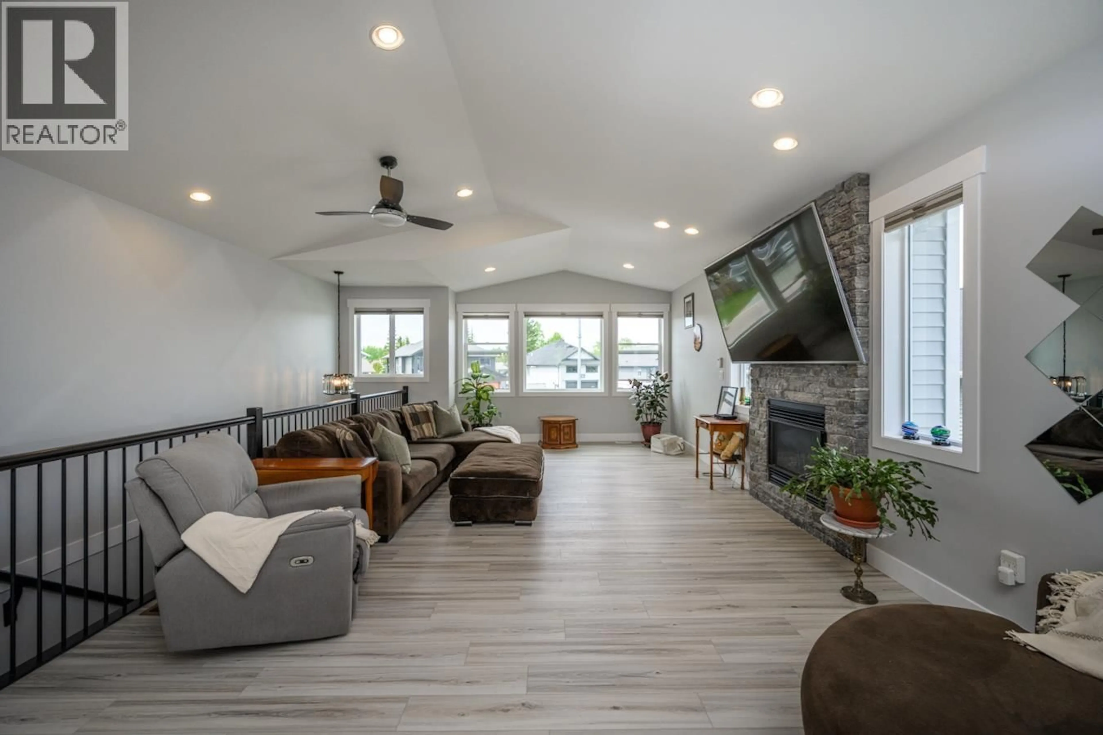 Living room with furniture, unknown for 6260 ORBIN PLACE, Prince George British Columbia V2K4X8