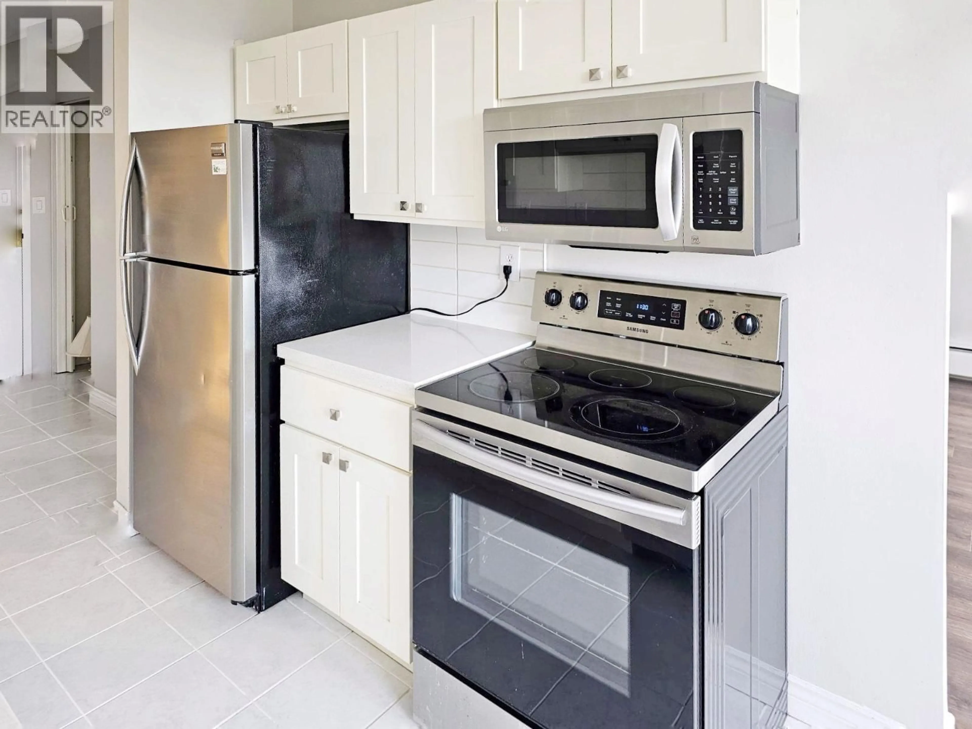 Standard kitchen, ceramic/tile floor for 1103 - 740 HAMILTON STREET, New Westminster British Columbia V3M5T7