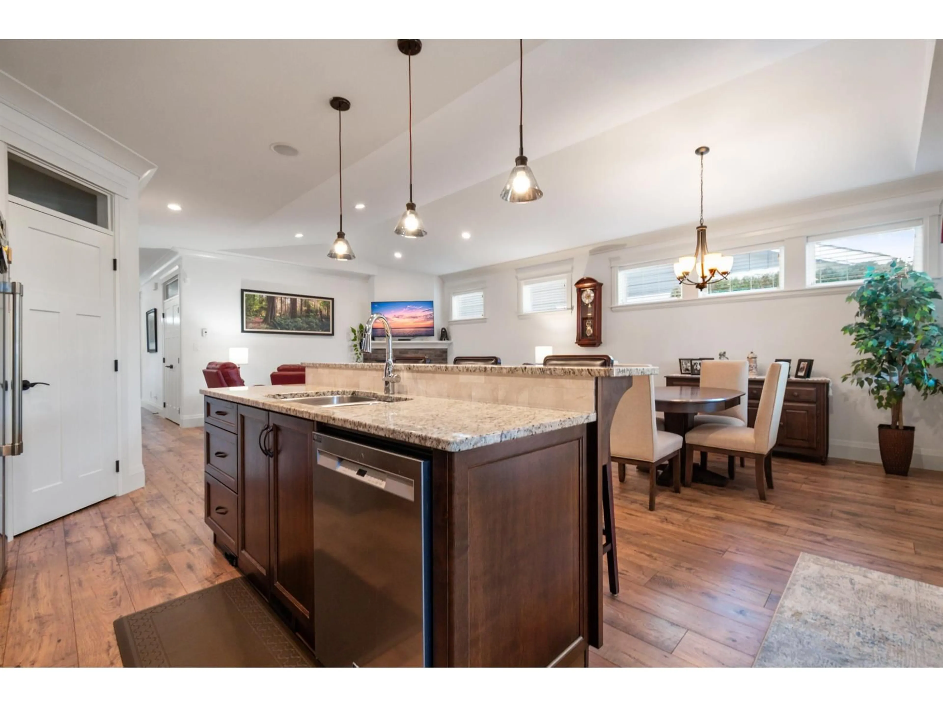 Open concept kitchen, unknown for 45218 NICOMEN CRESCENT, Chilliwack British Columbia V2R0R2