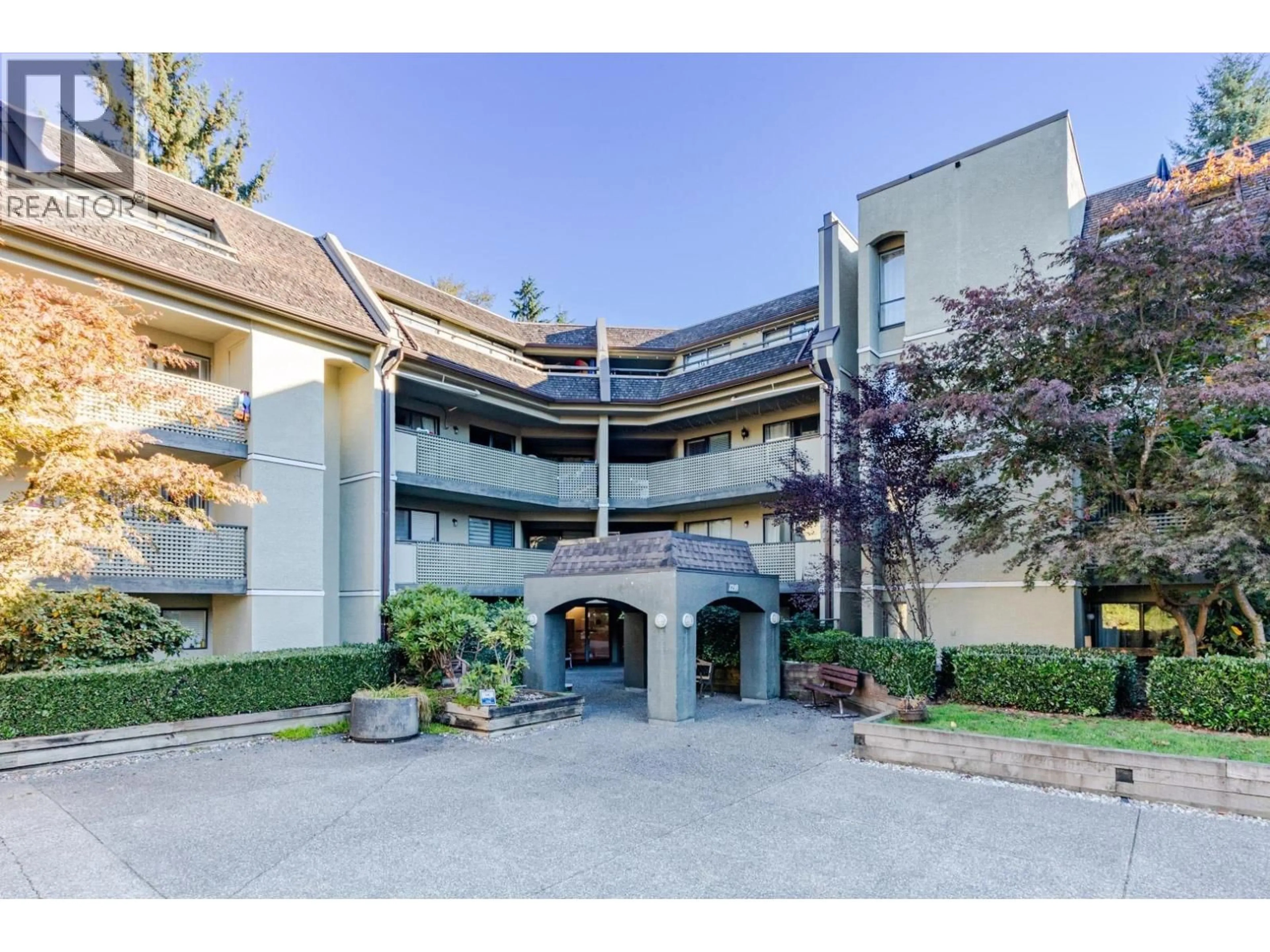 Indoor foyer for 310 - 1210 PACIFIC STREET, Coquitlam British Columbia V3B6K3