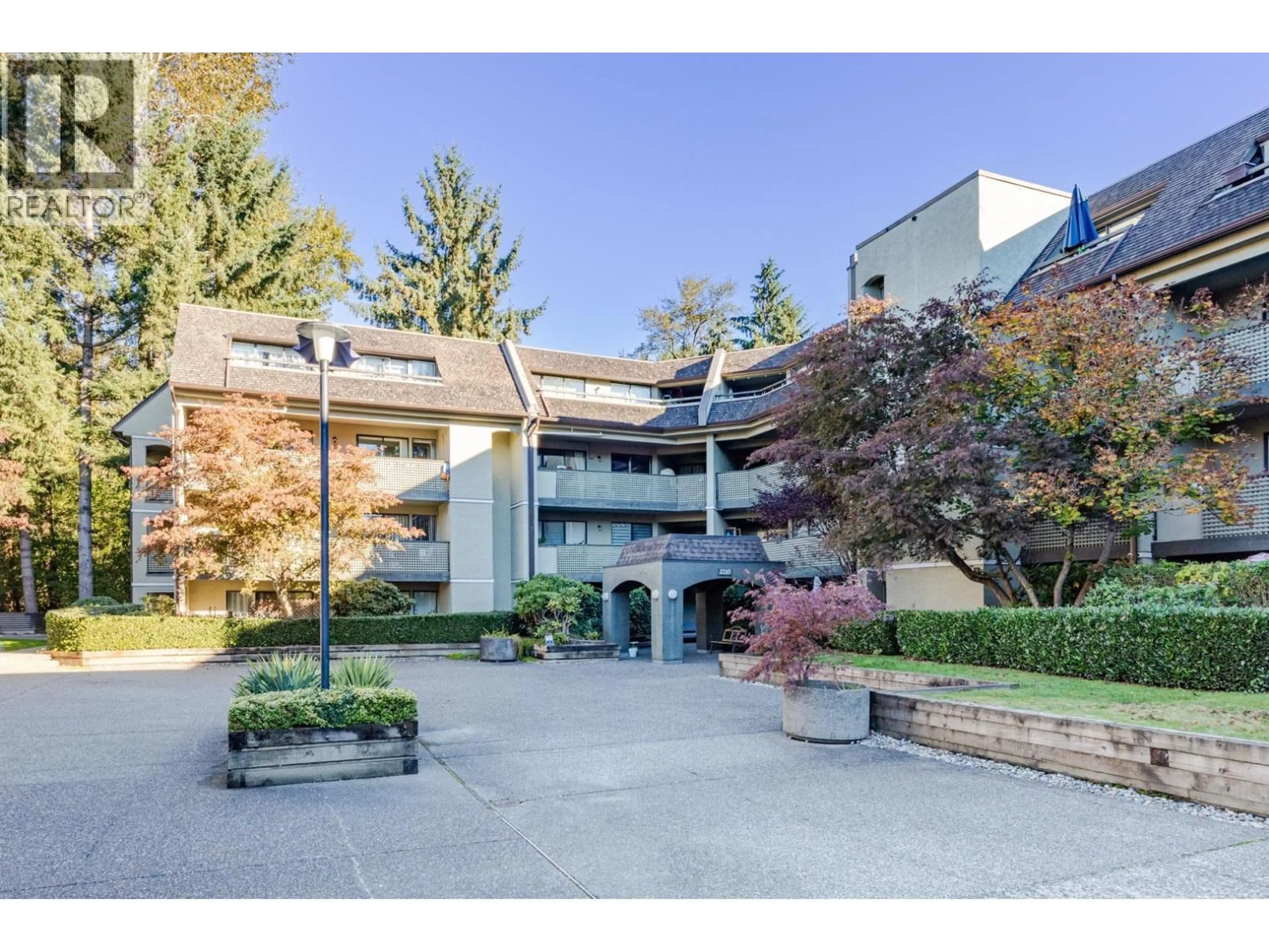 Indoor foyer for 310 - 1210 PACIFIC STREET, Coquitlam British Columbia V3B6K3
