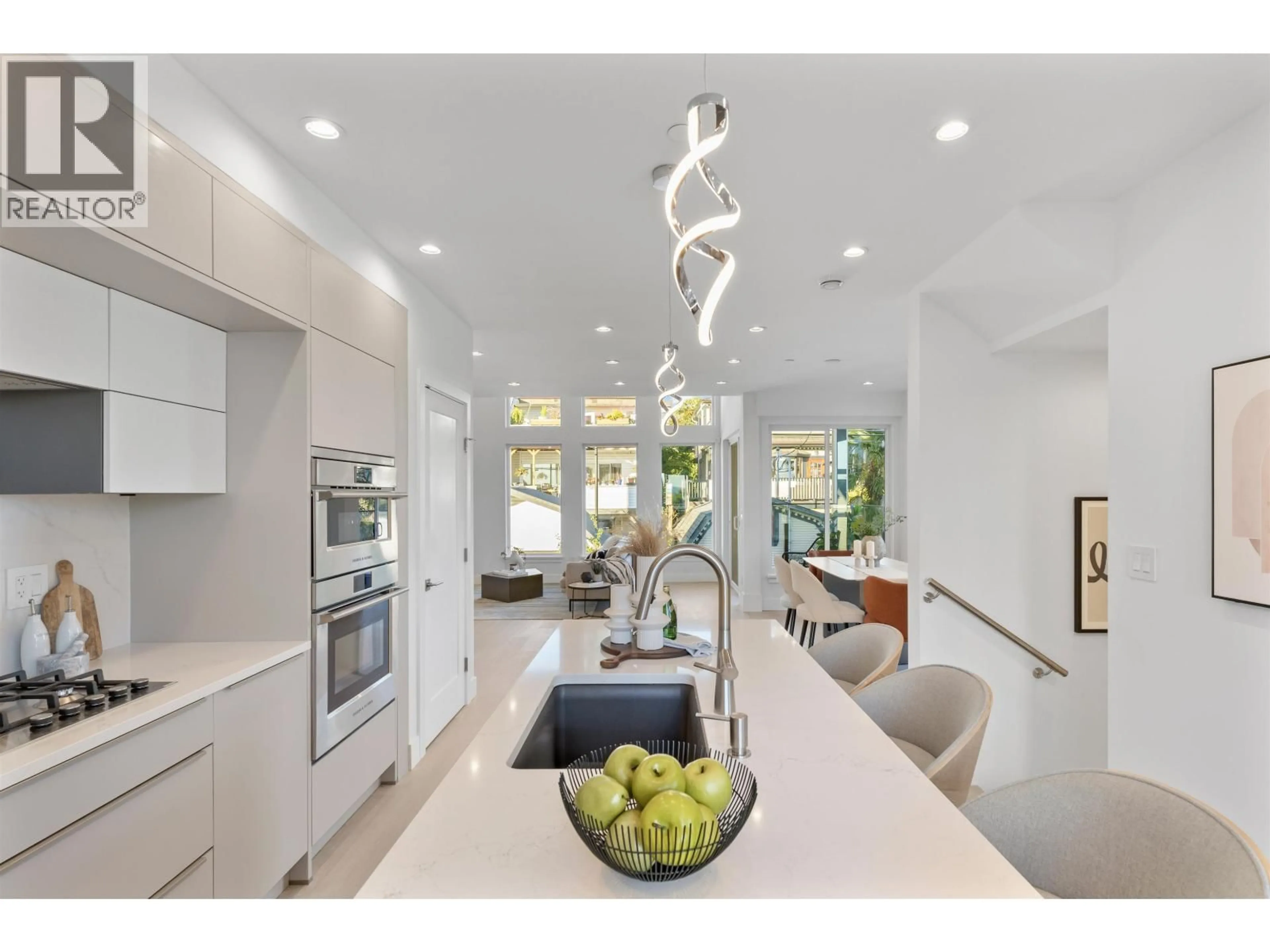 Contemporary kitchen, ceramic/tile floor for 2 - 434 1ST STREET, North Vancouver British Columbia V7L1B7