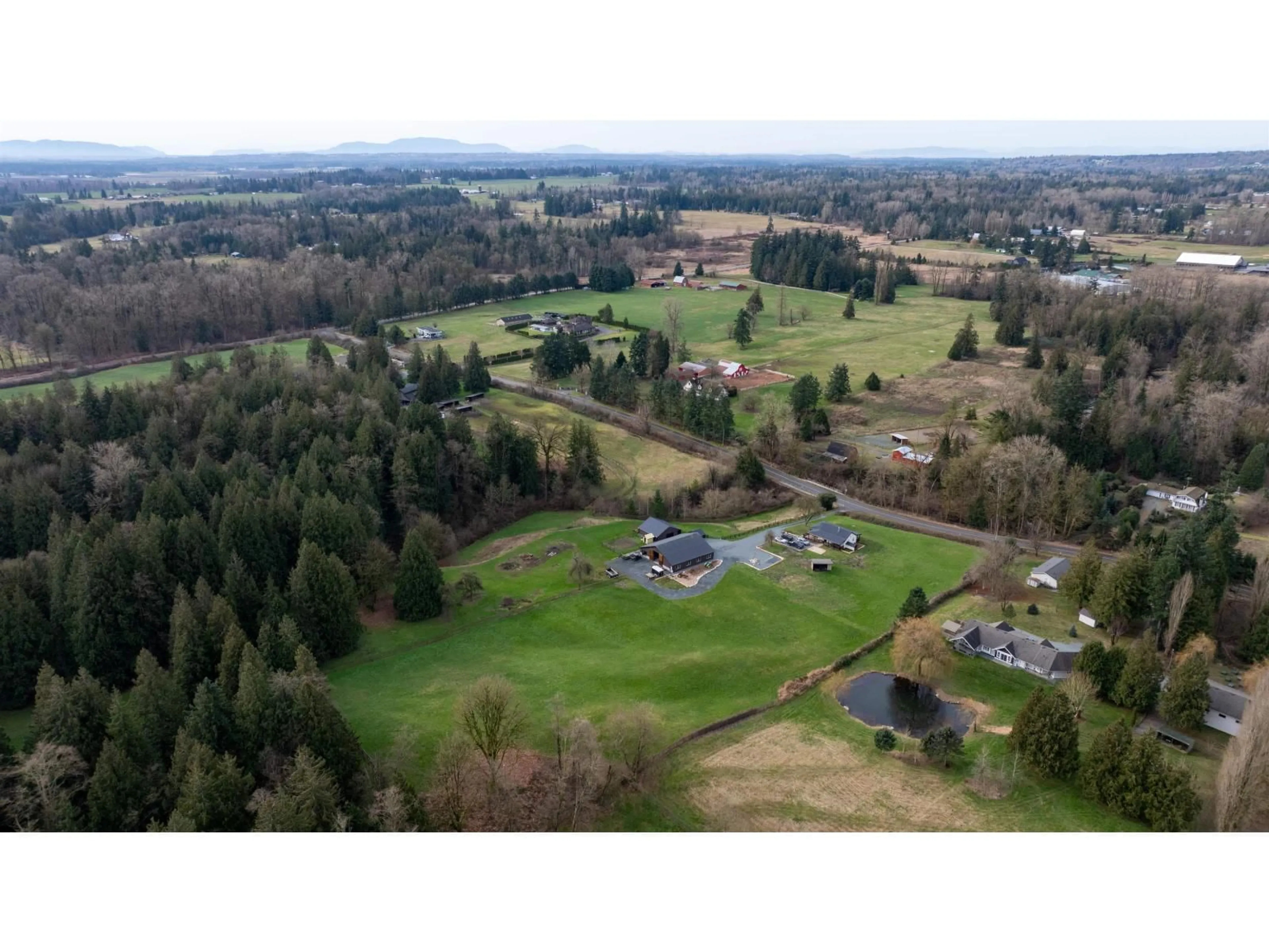 A pic from outside/outdoor area/front of a property/back of a property/a pic from drone, mountain view for 268 248 STREET, Langley British Columbia V4W2H1