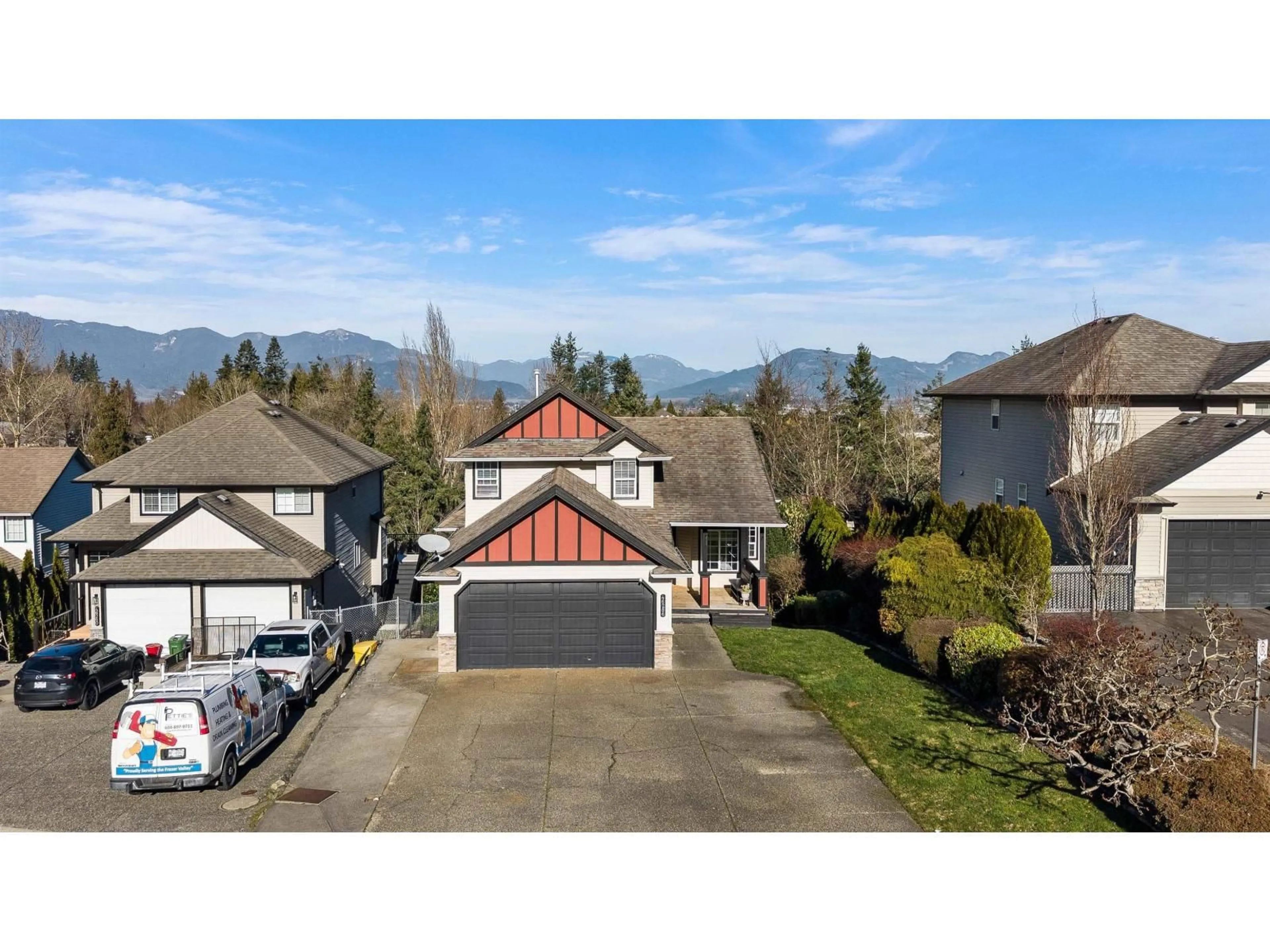 A pic from outside/outdoor area/front of a property/back of a property/a pic from drone, mountain view for 46286 VALLEYVIEW ROAD, Chilliwack British Columbia V2R5P7