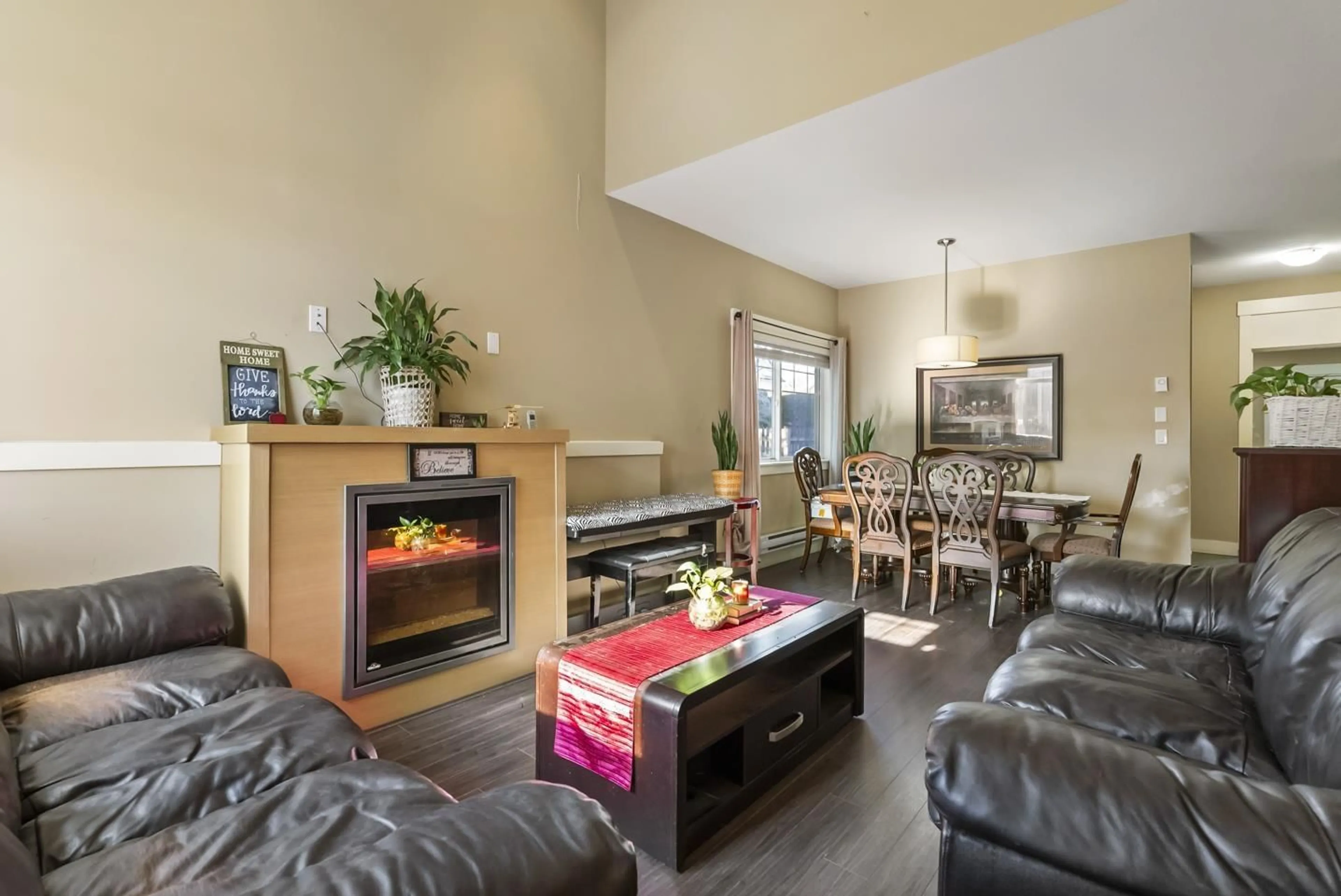 Living room with furniture, unknown for 42 - 30748 CARDINAL AVENUE, Abbotsford British Columbia V2T0C1