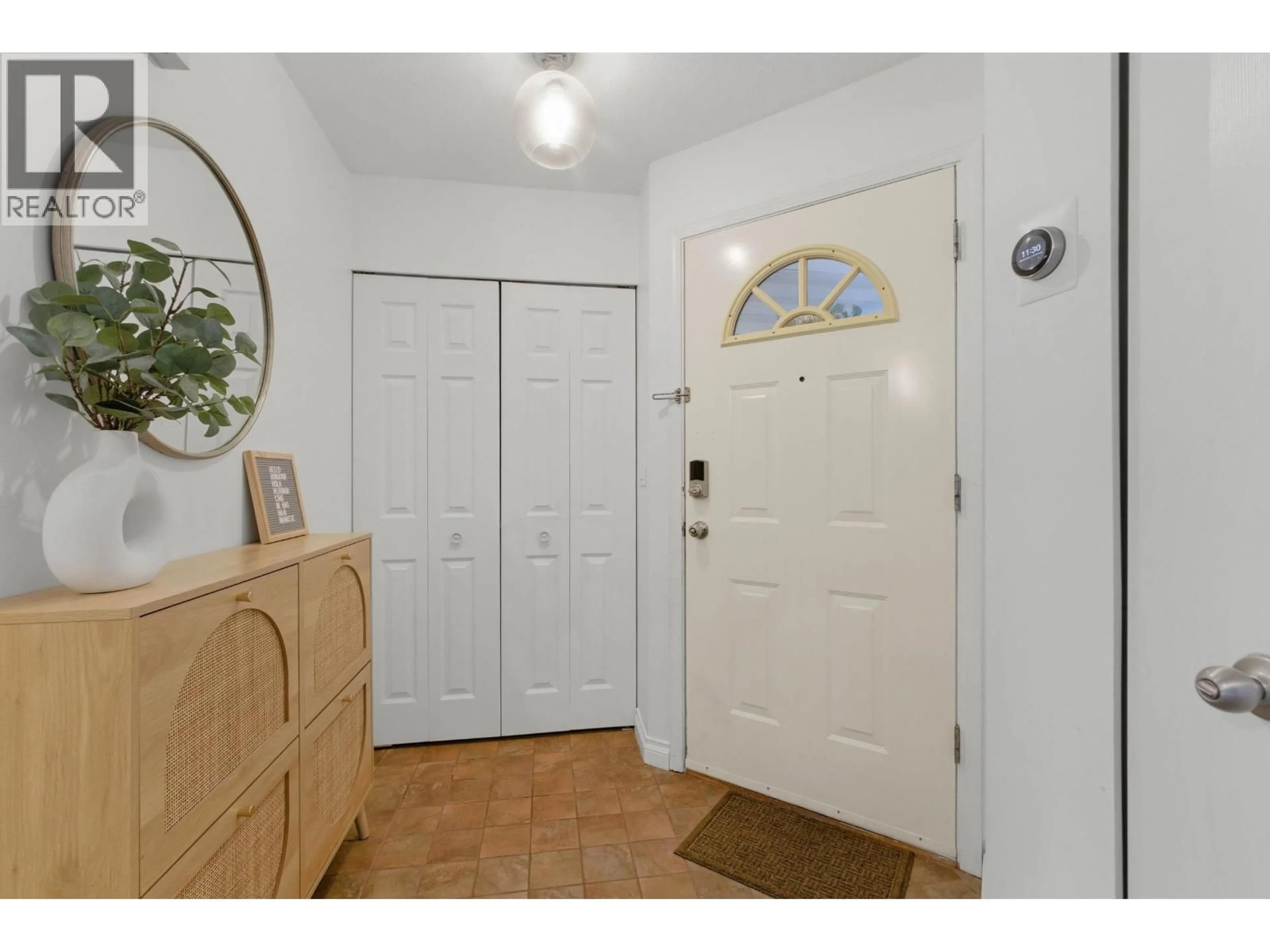 Indoor entryway for 102 - 1176 FALCON DRIVE, Coquitlam British Columbia V3E2N7