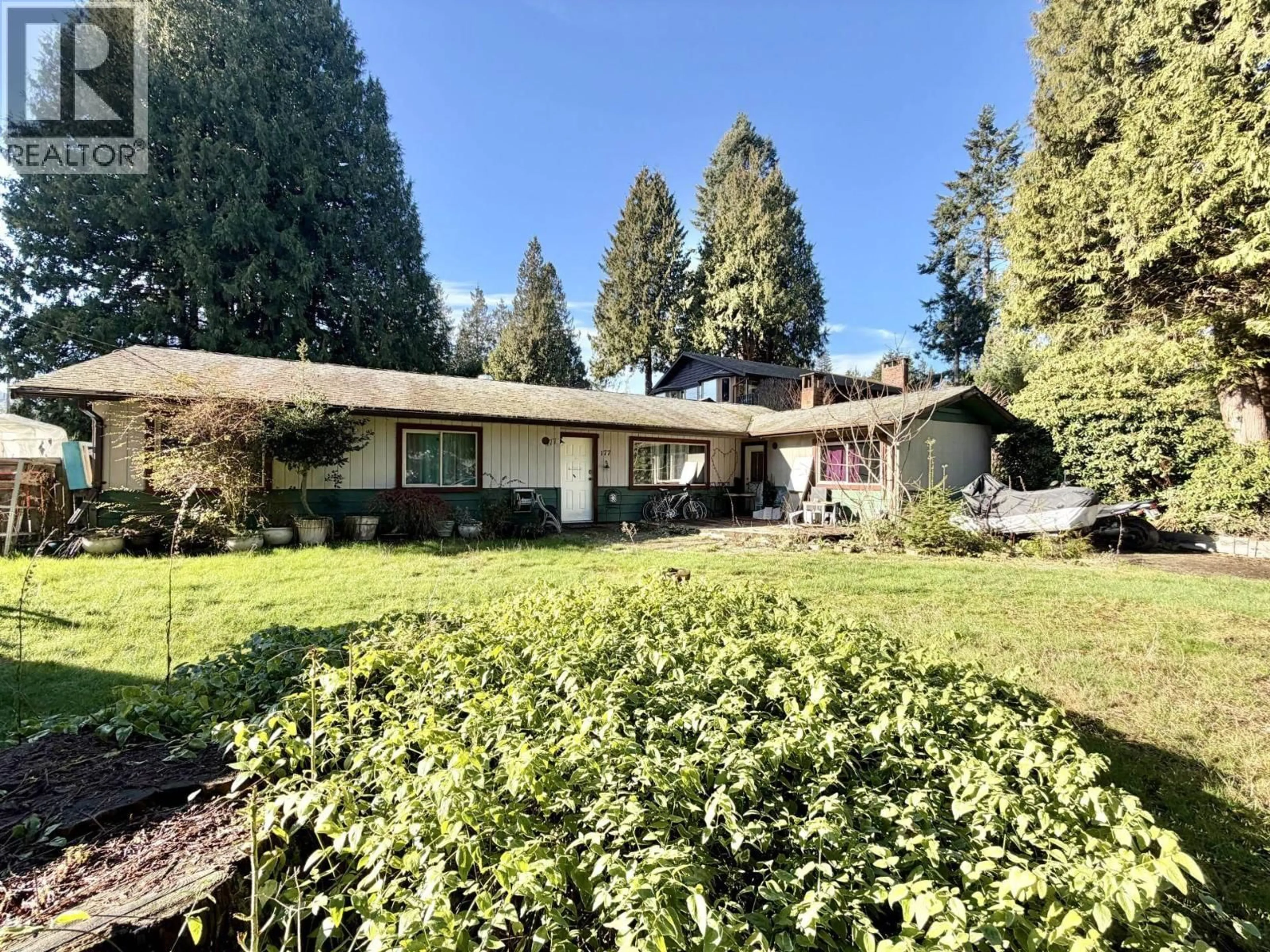 A pic from outside/outdoor area/front of a property/back of a property/a pic from drone, unknown for 177 PRATT ROAD, Gibsons British Columbia V0N1V3