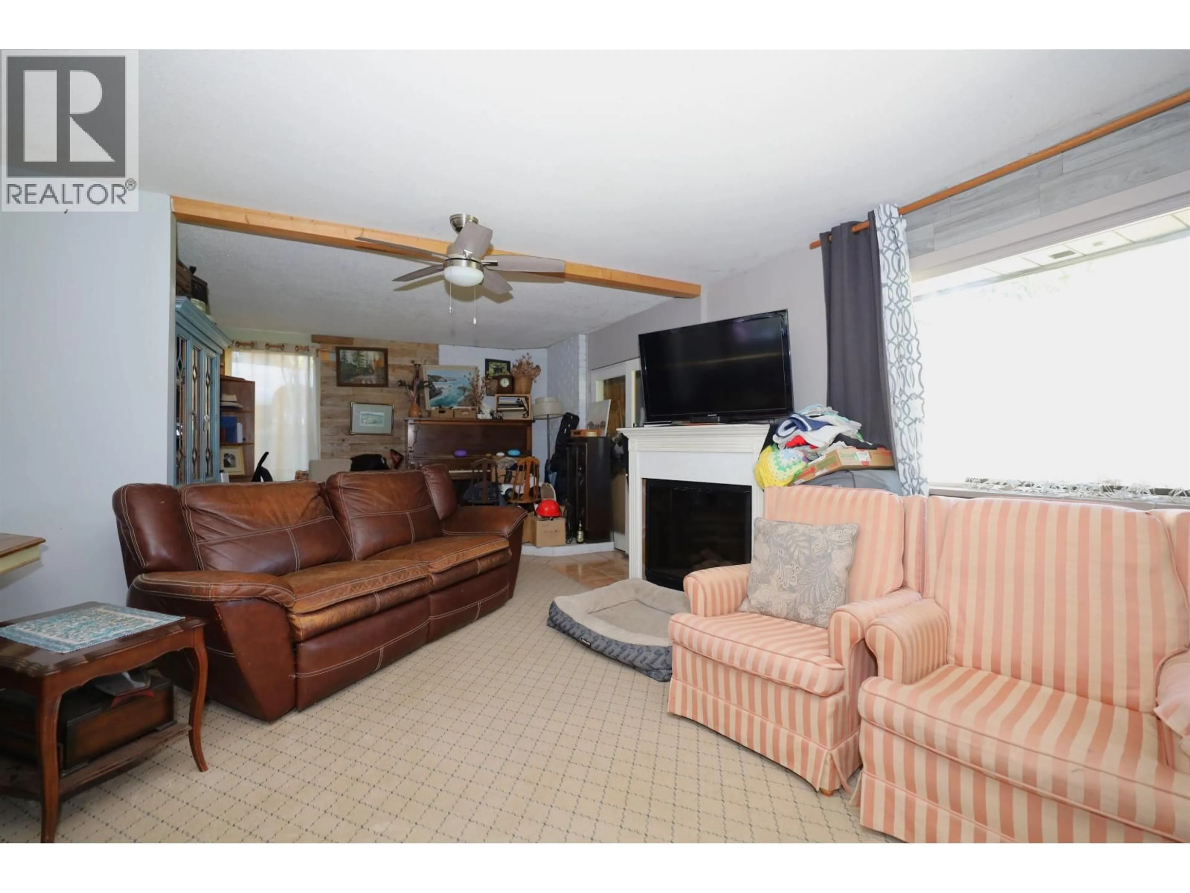 Living room with furniture, unknown for 177 PRATT ROAD, Gibsons British Columbia V0N1V3