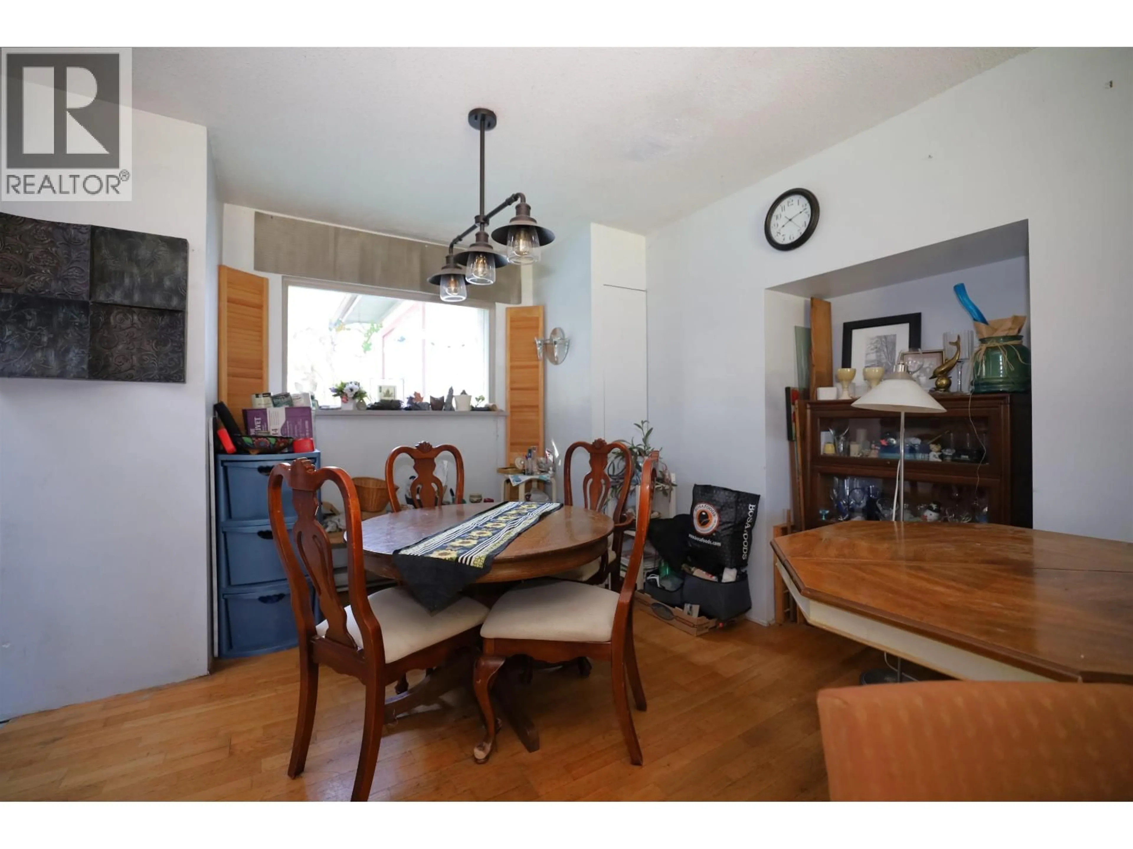 Dining room, wood/laminate floor for 177 PRATT ROAD, Gibsons British Columbia V0N1V3