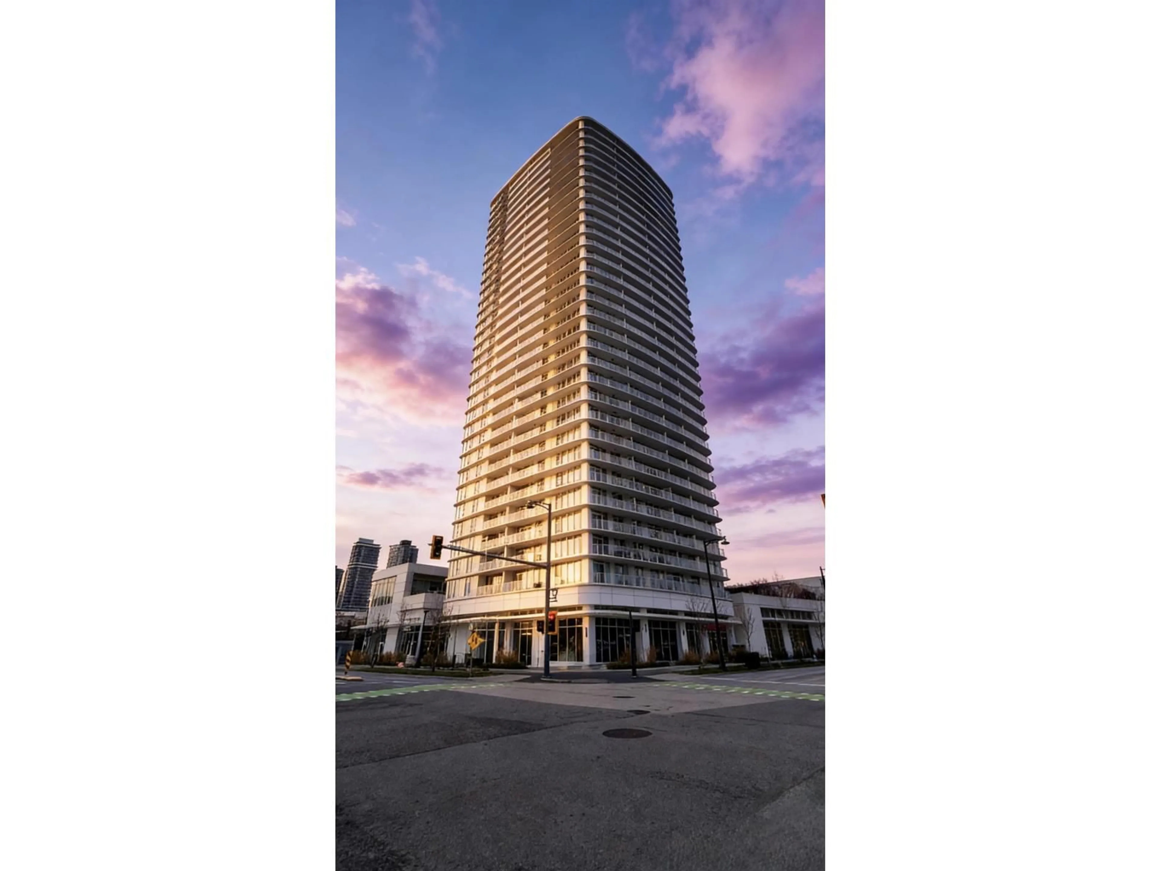 Indoor foyer for 510 - 13685 102 AVENUE, Surrey British Columbia V3T0S2