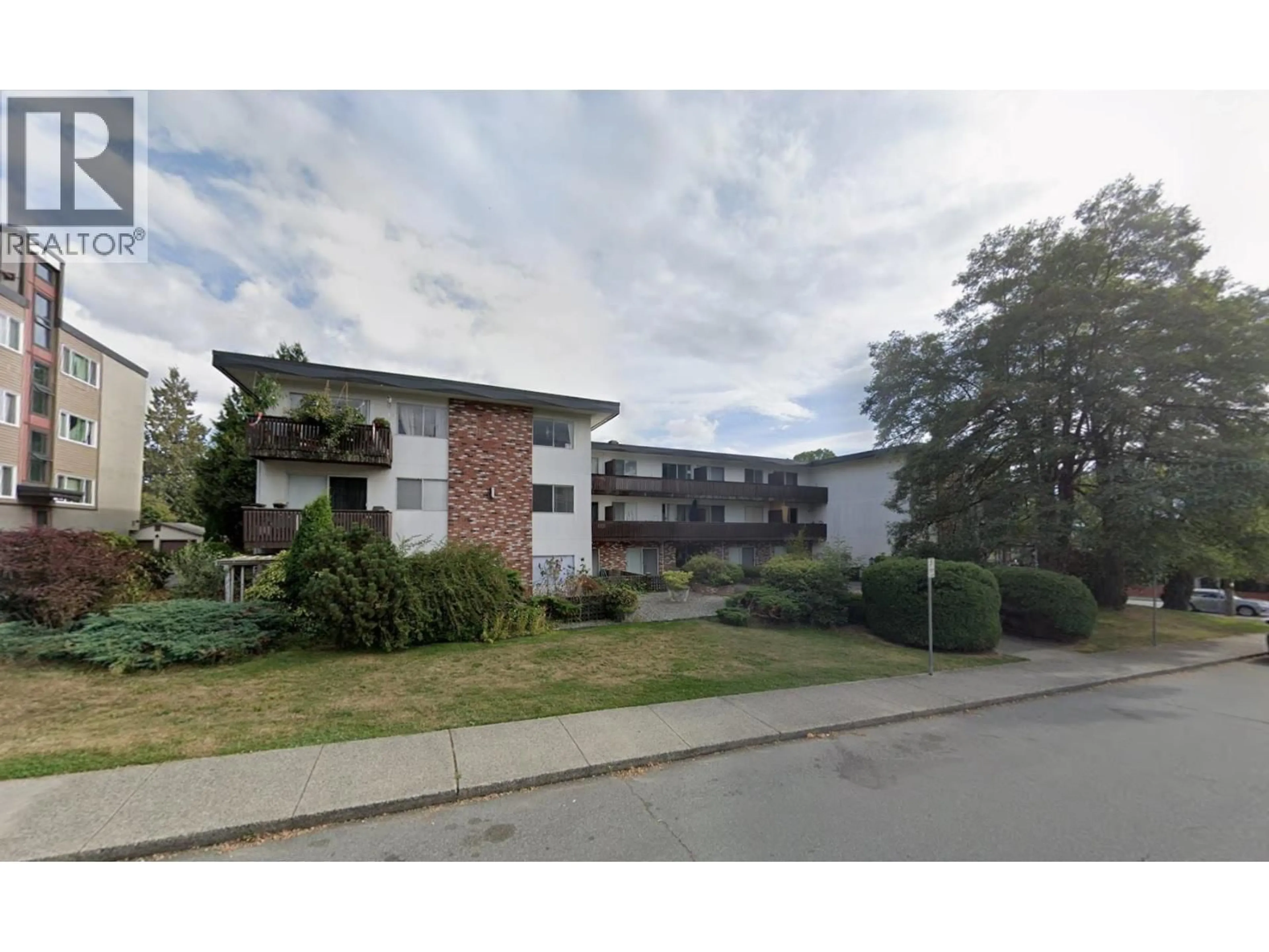 Blurry image for 206 - 910 FIFTH AVENUE, New Westminster British Columbia V3M1Y2