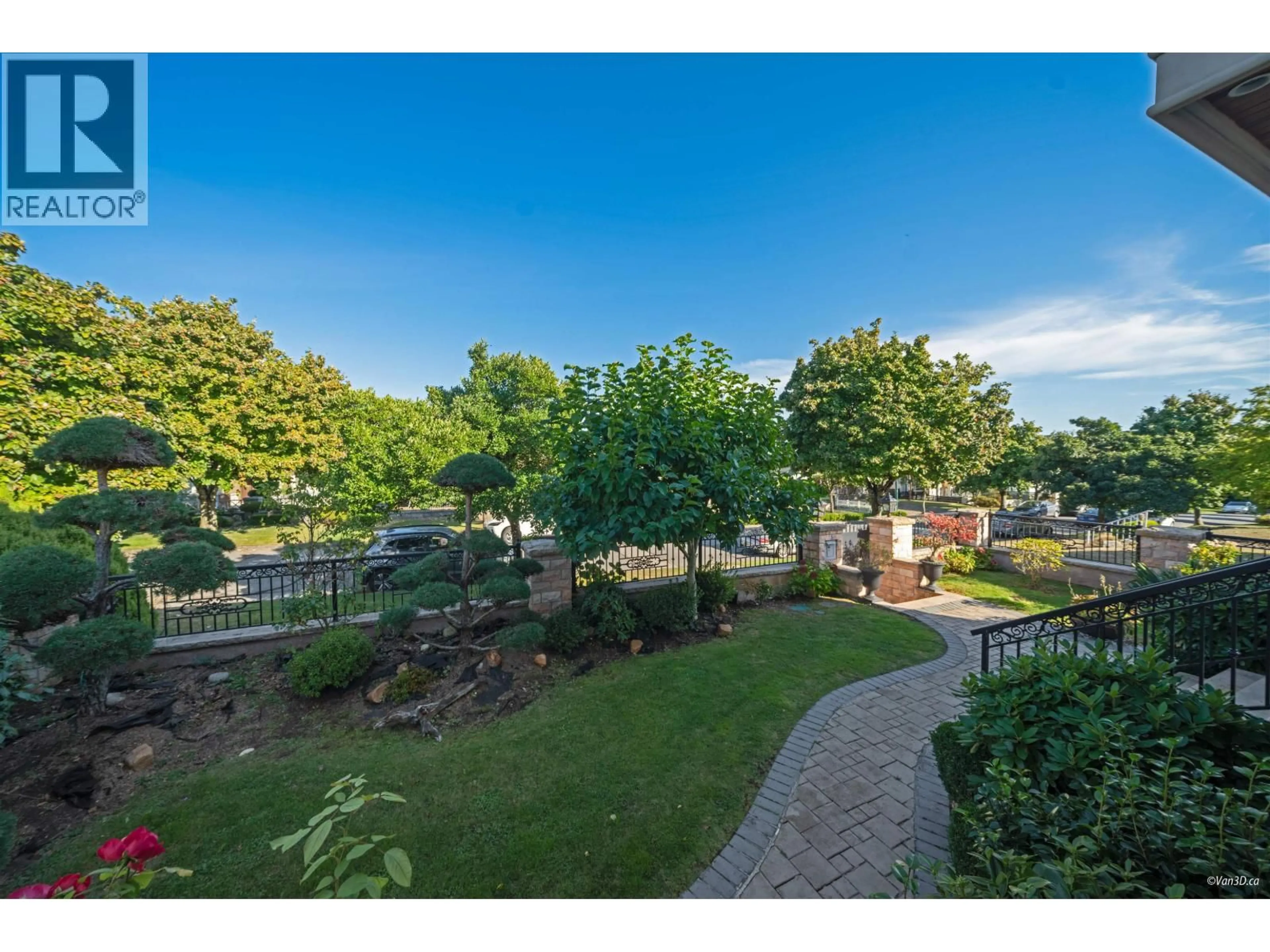 A pic from outside/outdoor area/front of a property/back of a property/a pic from drone, unknown for 6633 NEAL STREET, Vancouver British Columbia V6P3N4